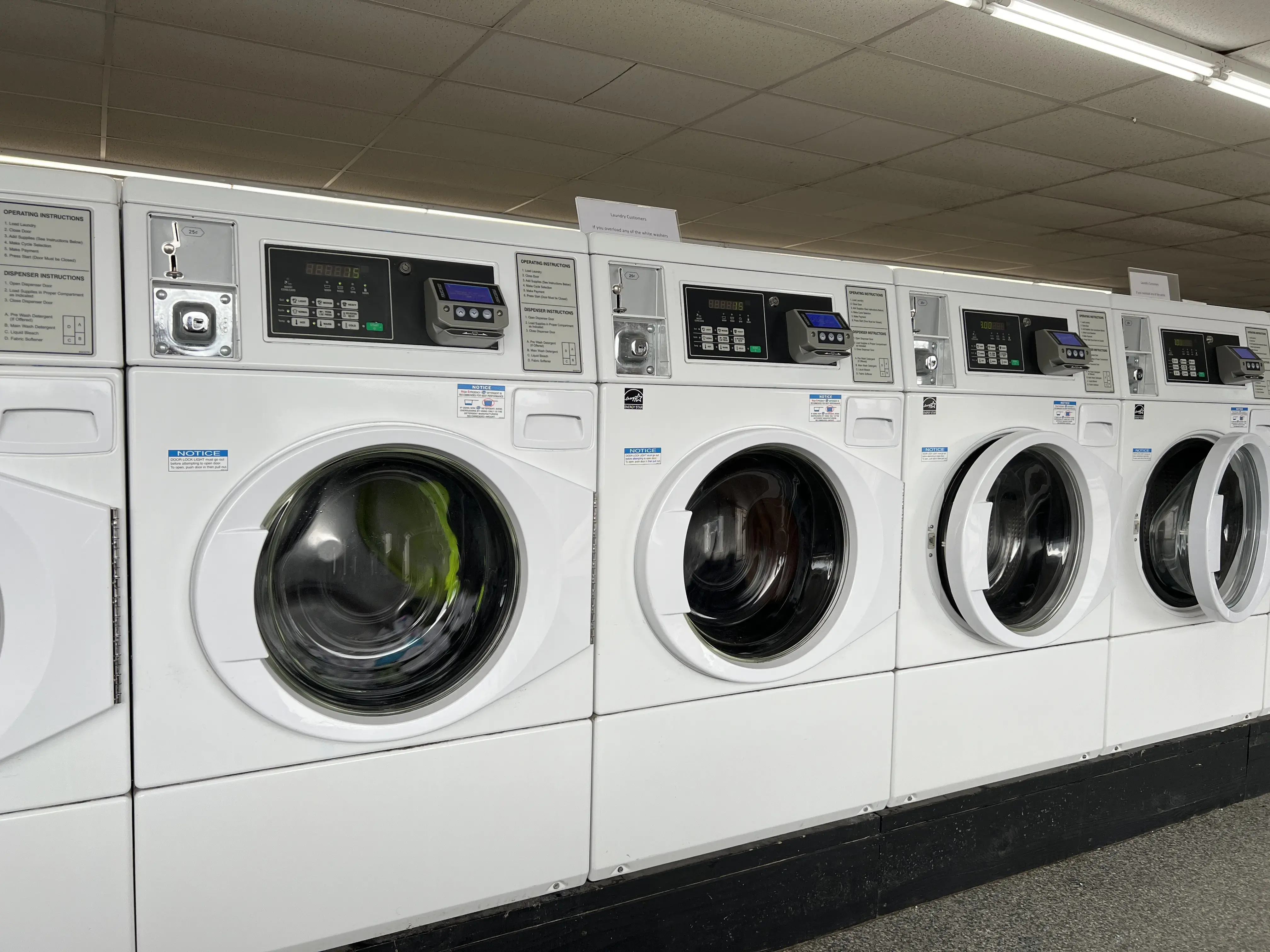 Lisa's Laundromat thumbnail 4