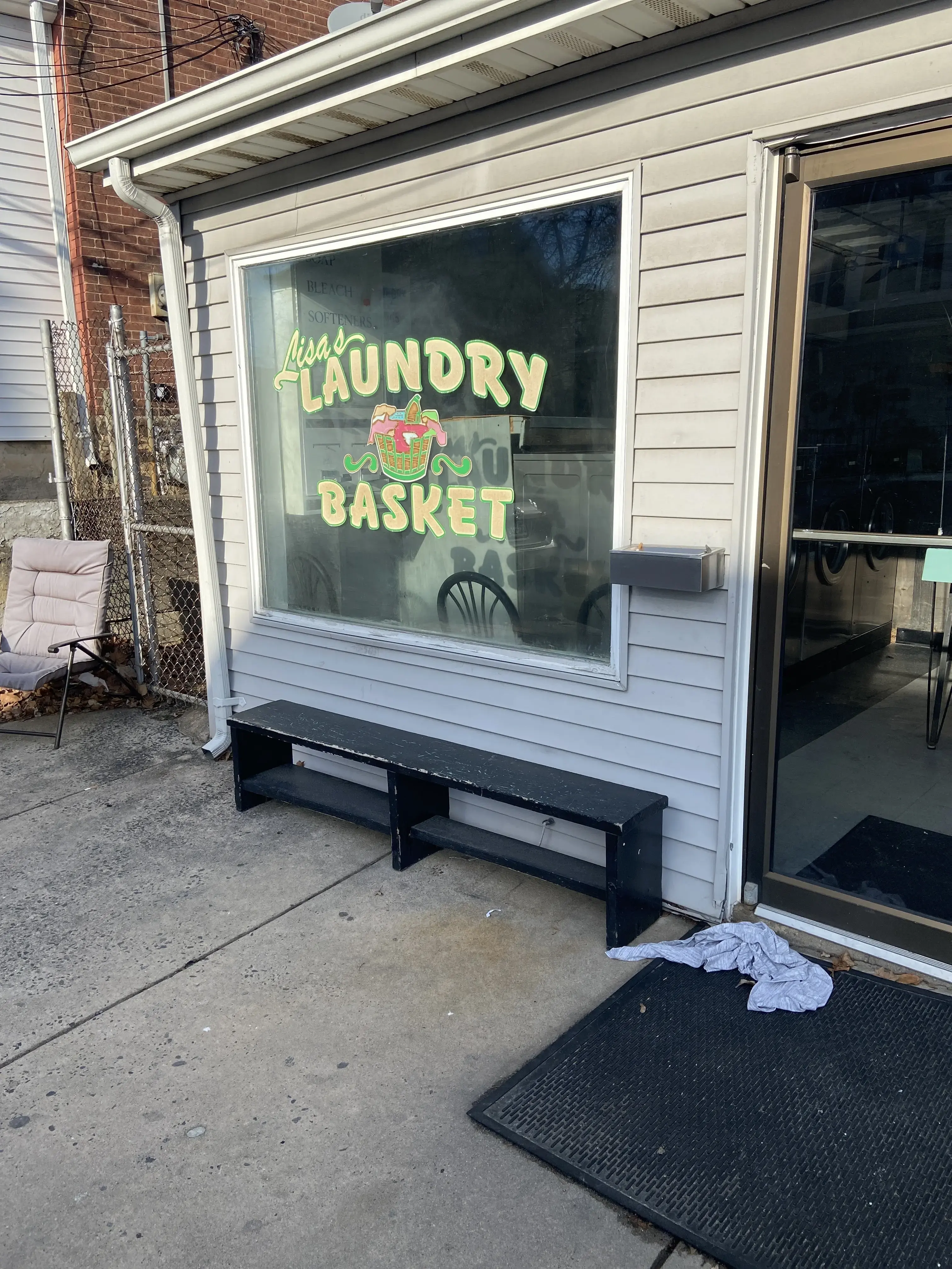 Lisa's Laundry Basket thumbnail 5