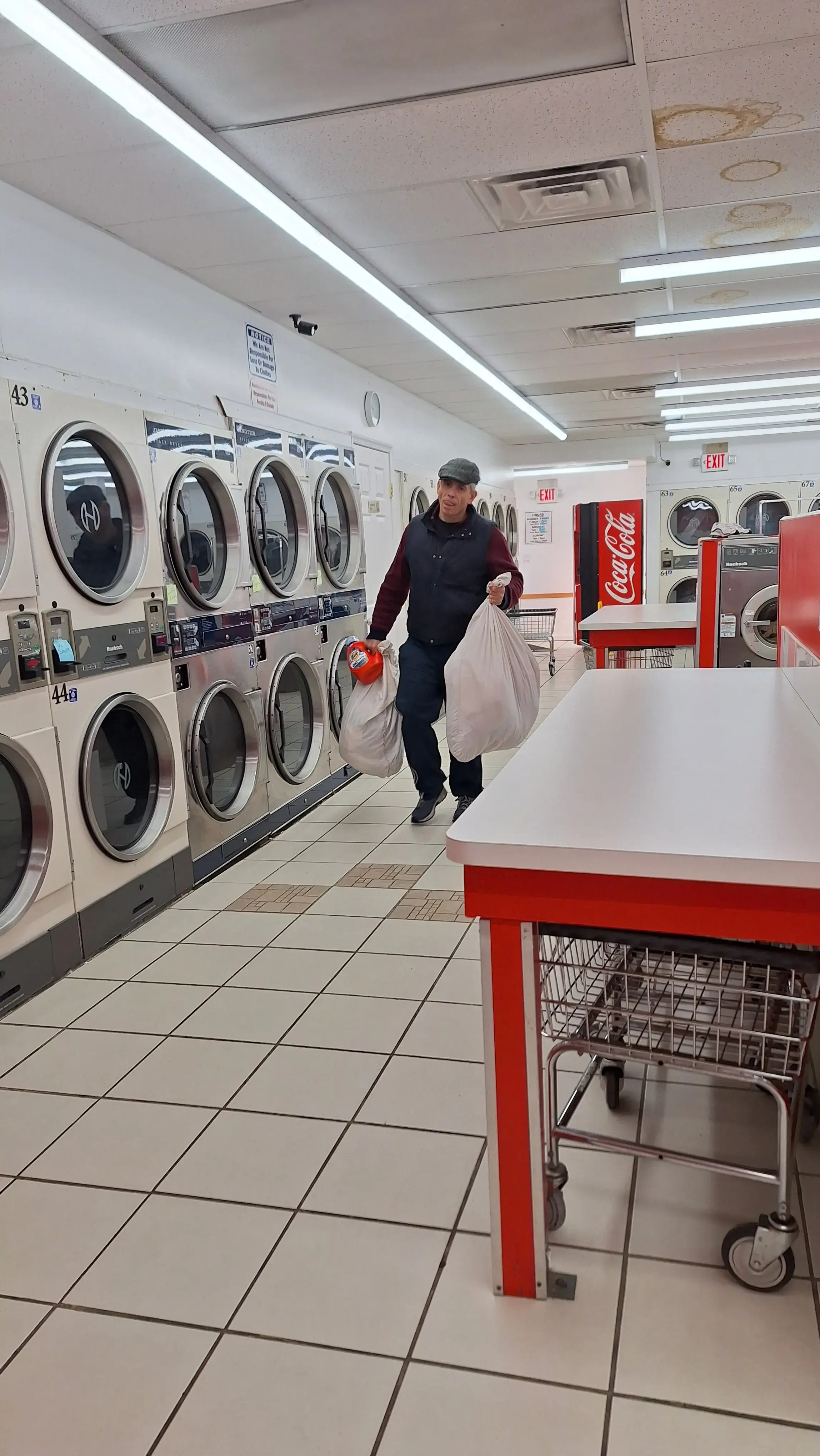 Little Falls Laundromat - Image 20