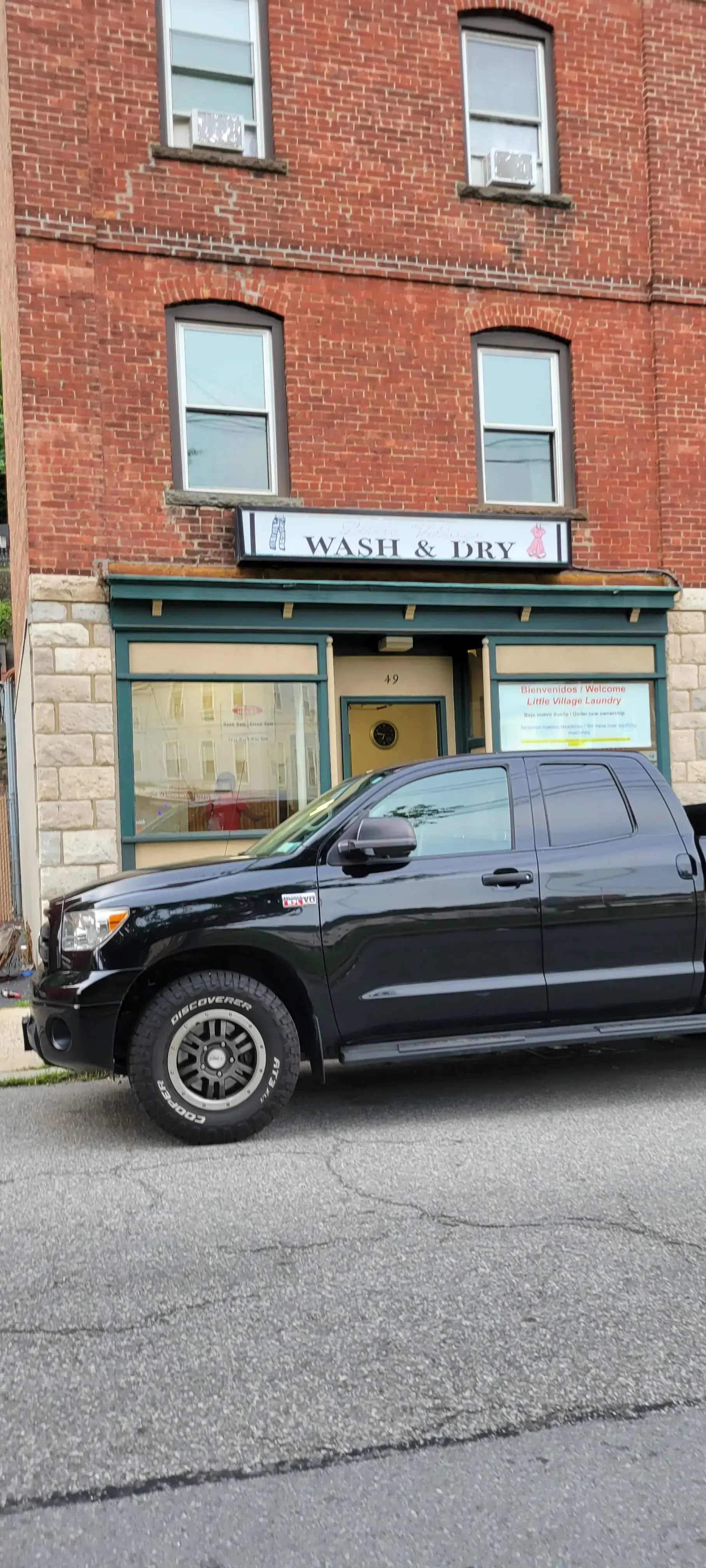 Little Village Laundry thumbnail 6