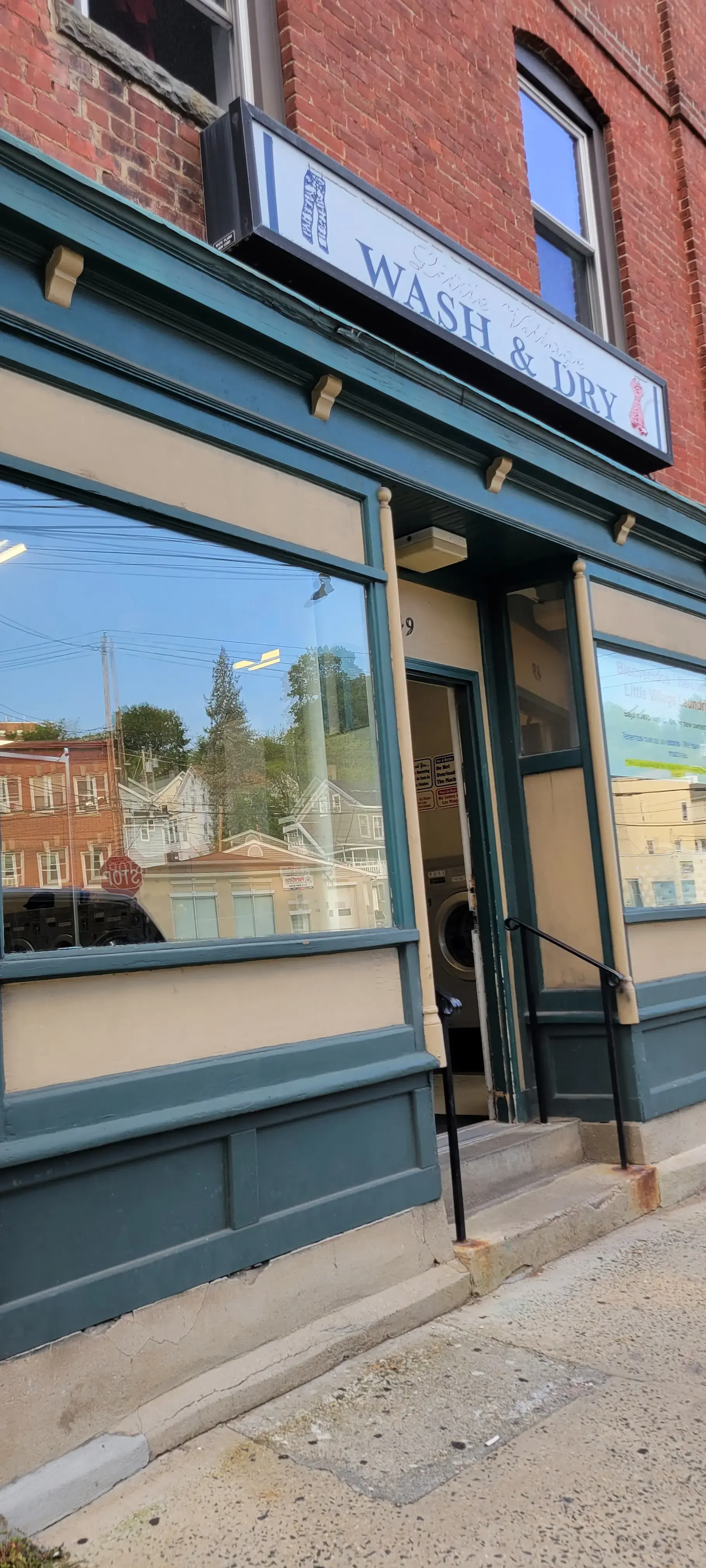 Little Village Laundry thumbnail 15