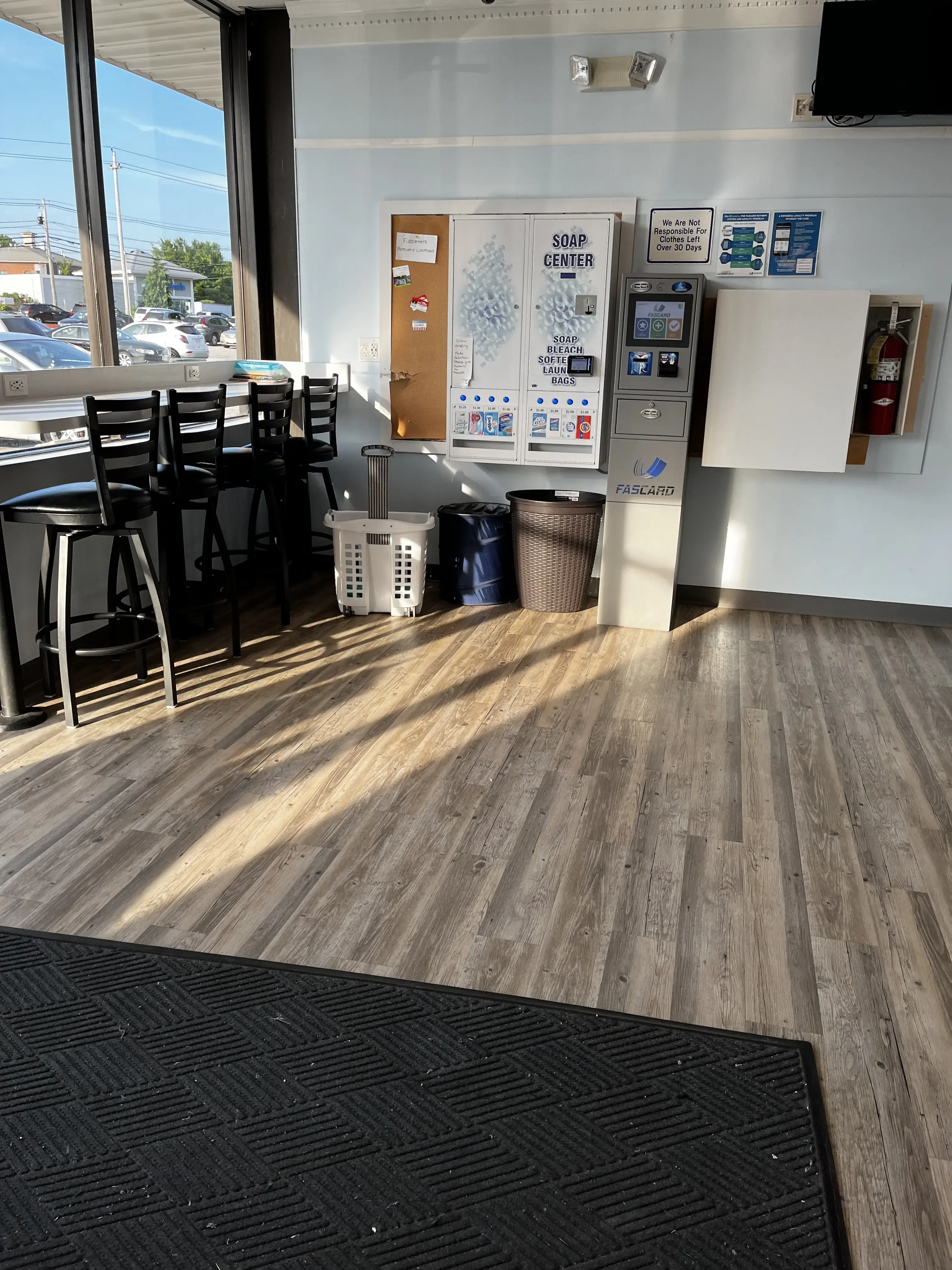 Lizzie's Laundromat thumbnail 4