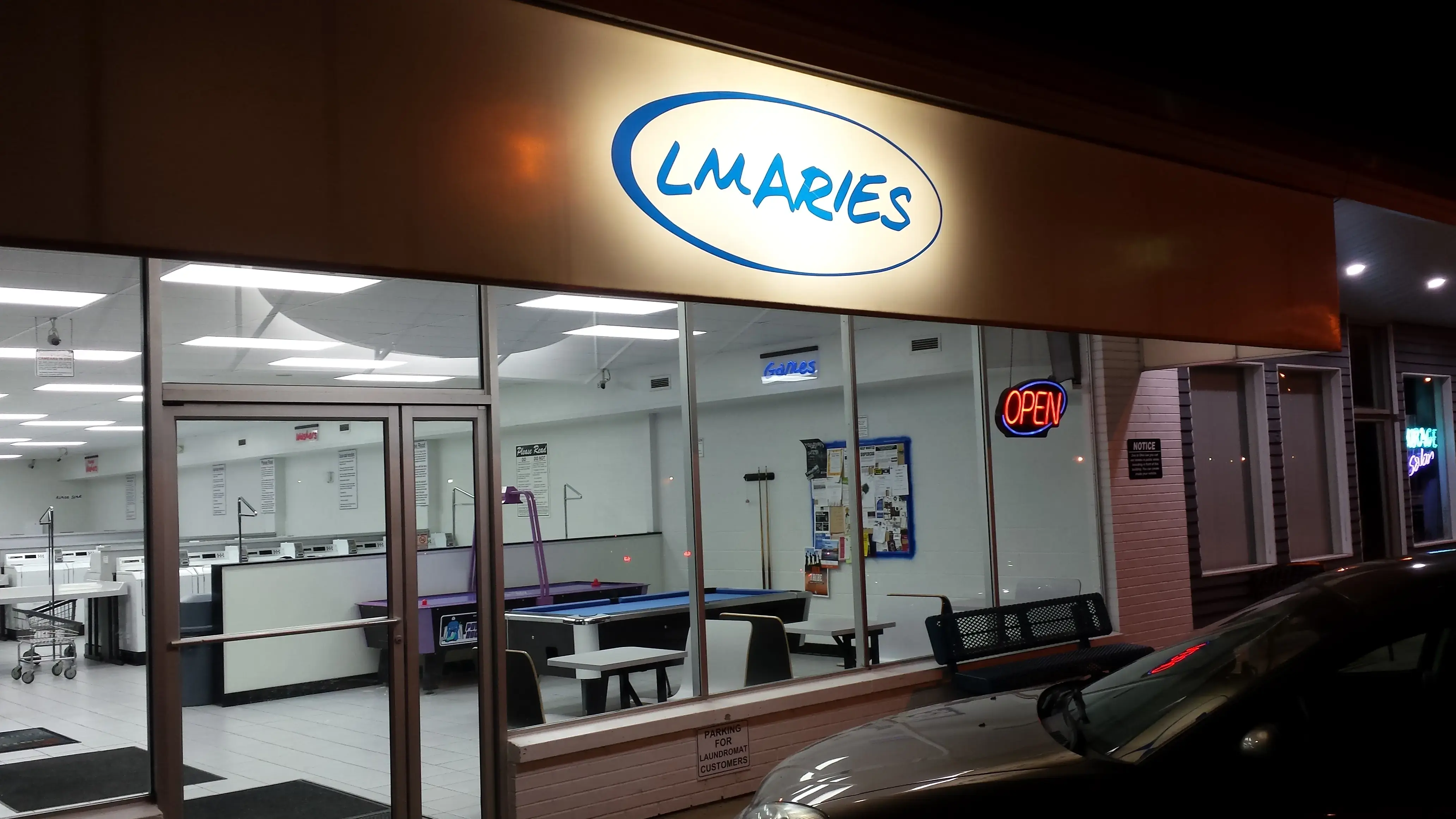 LMARIES Laundromat - Image 10