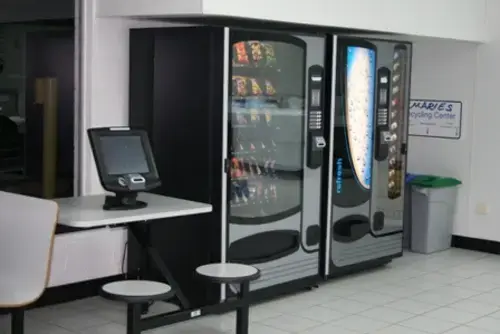 LMARIES Laundromat - Image 5