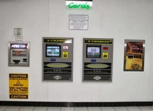 LMARIES Laundromat thumbnail 11