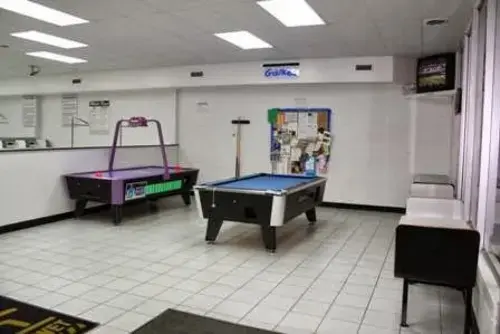 LMARIES Laundromat thumbnail 2