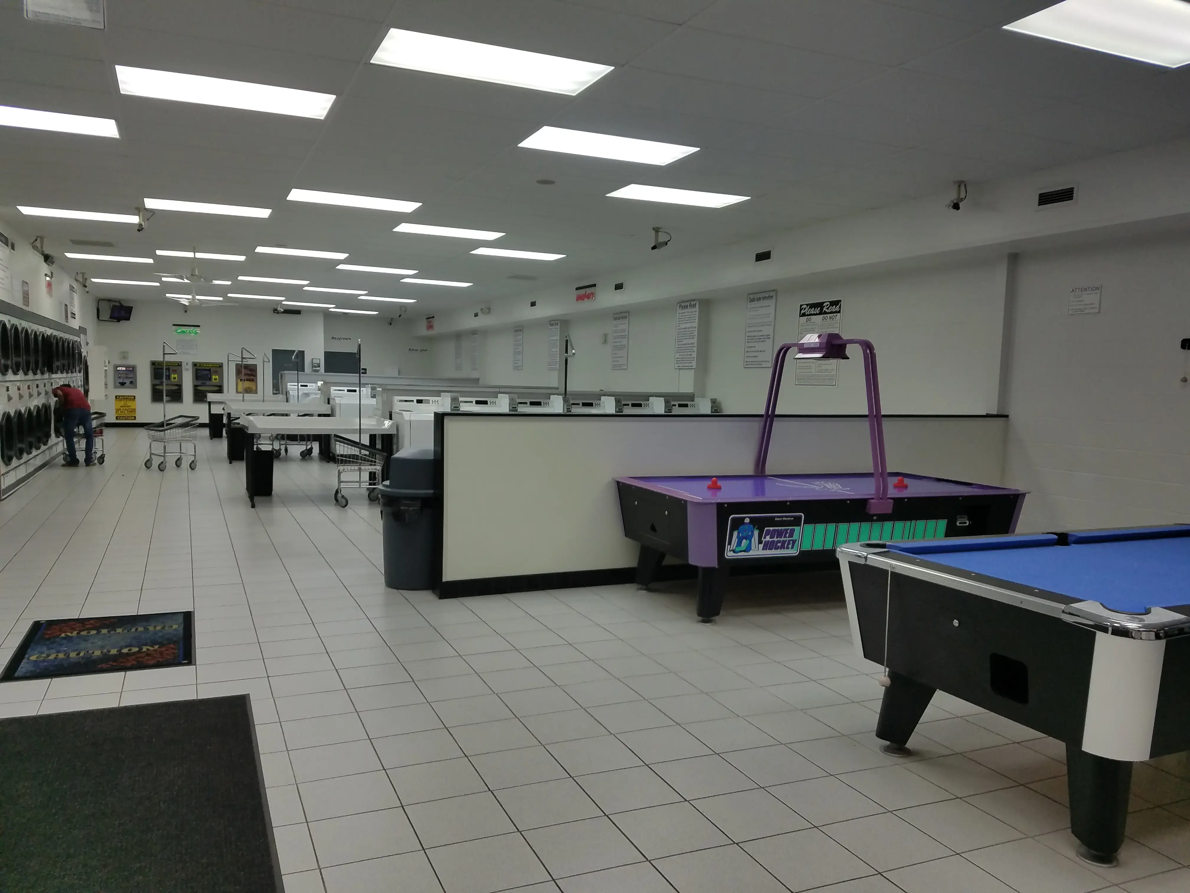 LMARIES Laundromat thumbnail 16