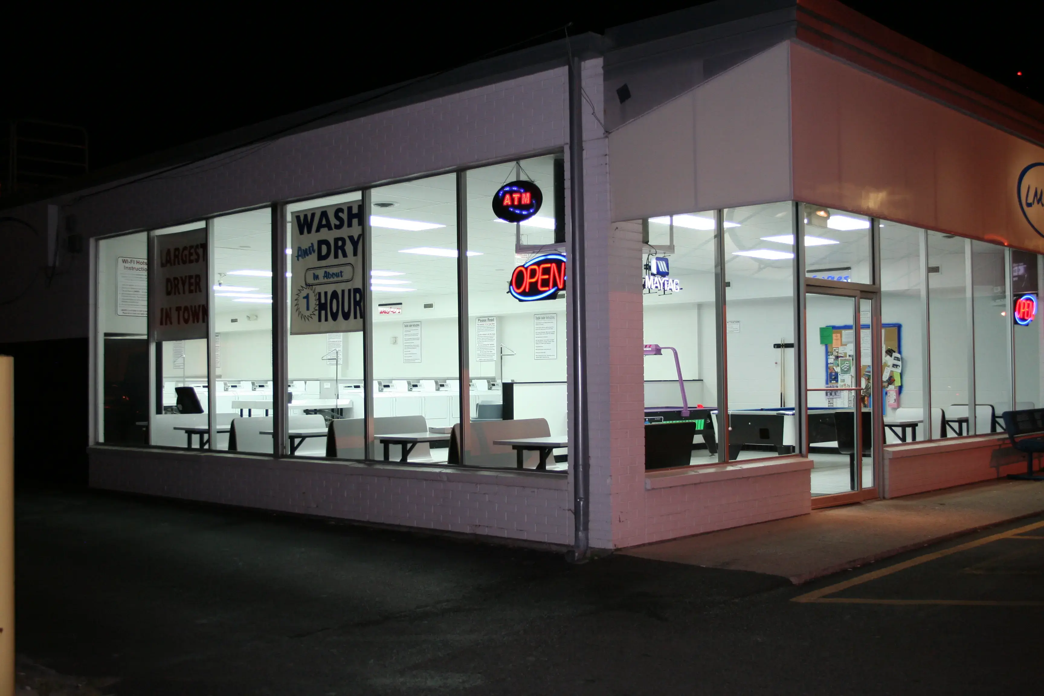 LMARIES Laundromat - Image 17