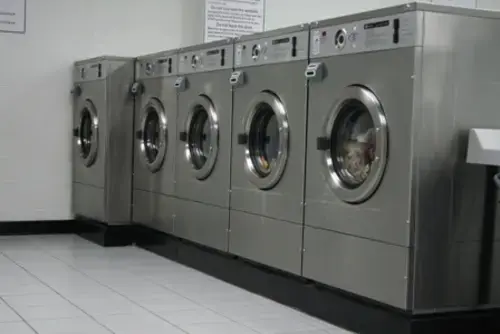 LMARIES Laundromat - Image 12