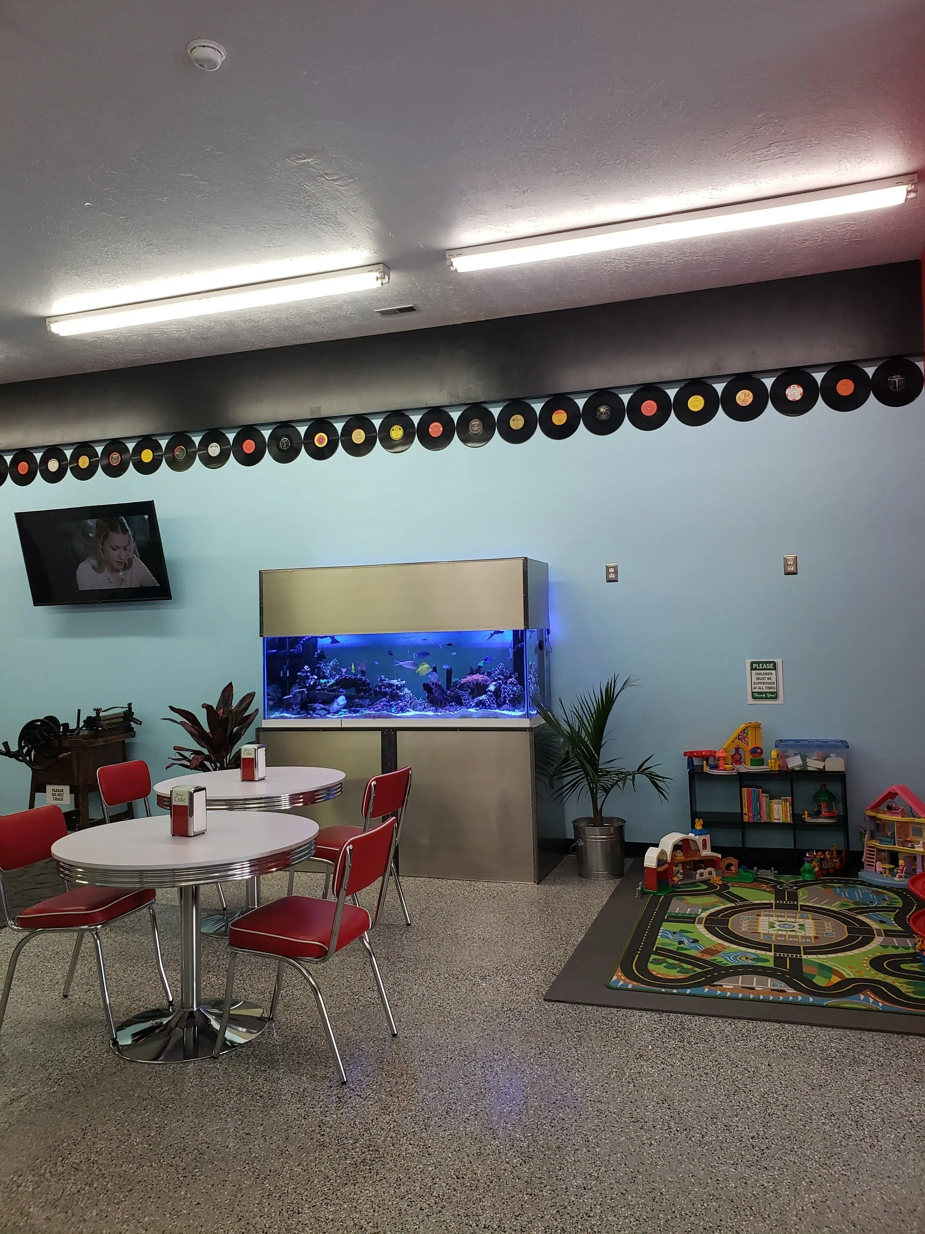 Loads of Fun Laundromat - Image 3