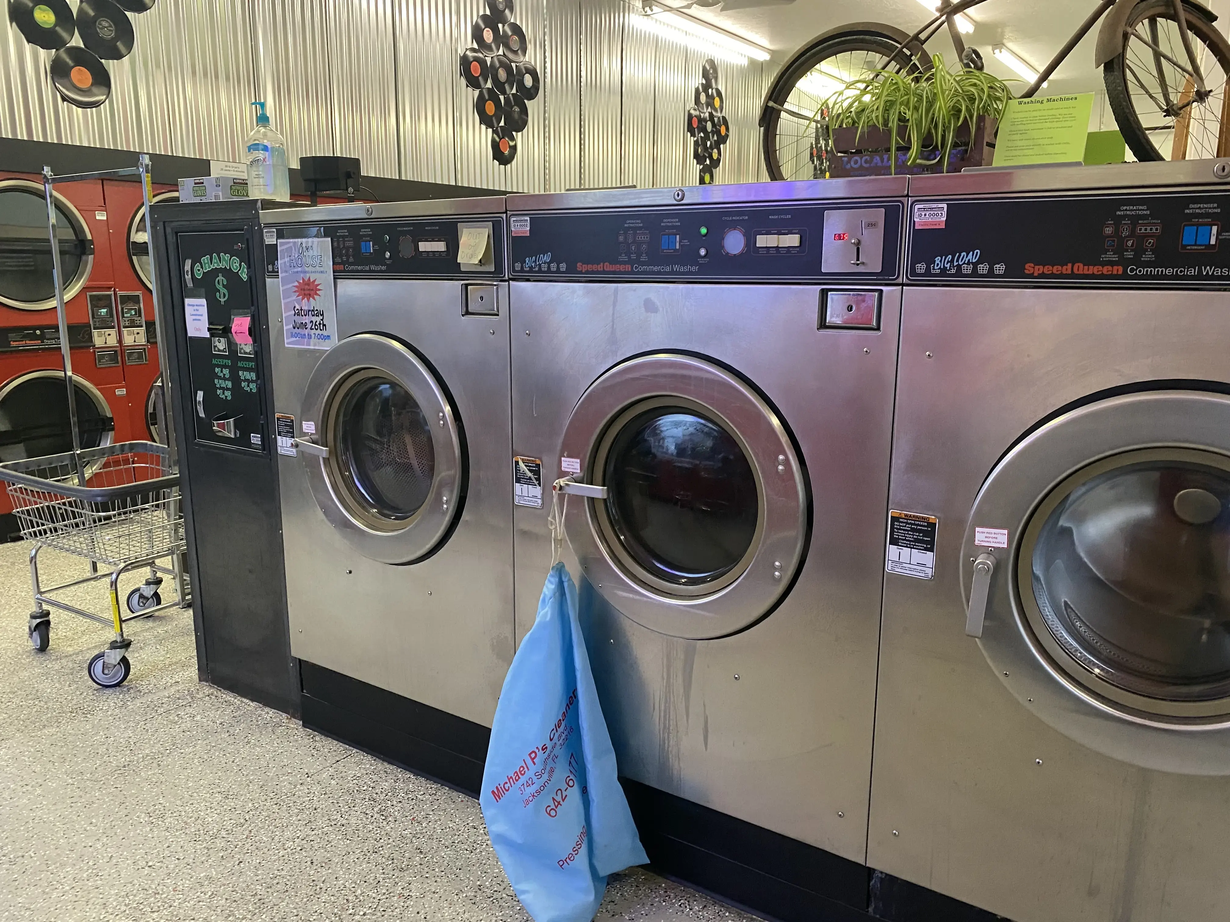 Loads of Fun Laundromat - Image 5