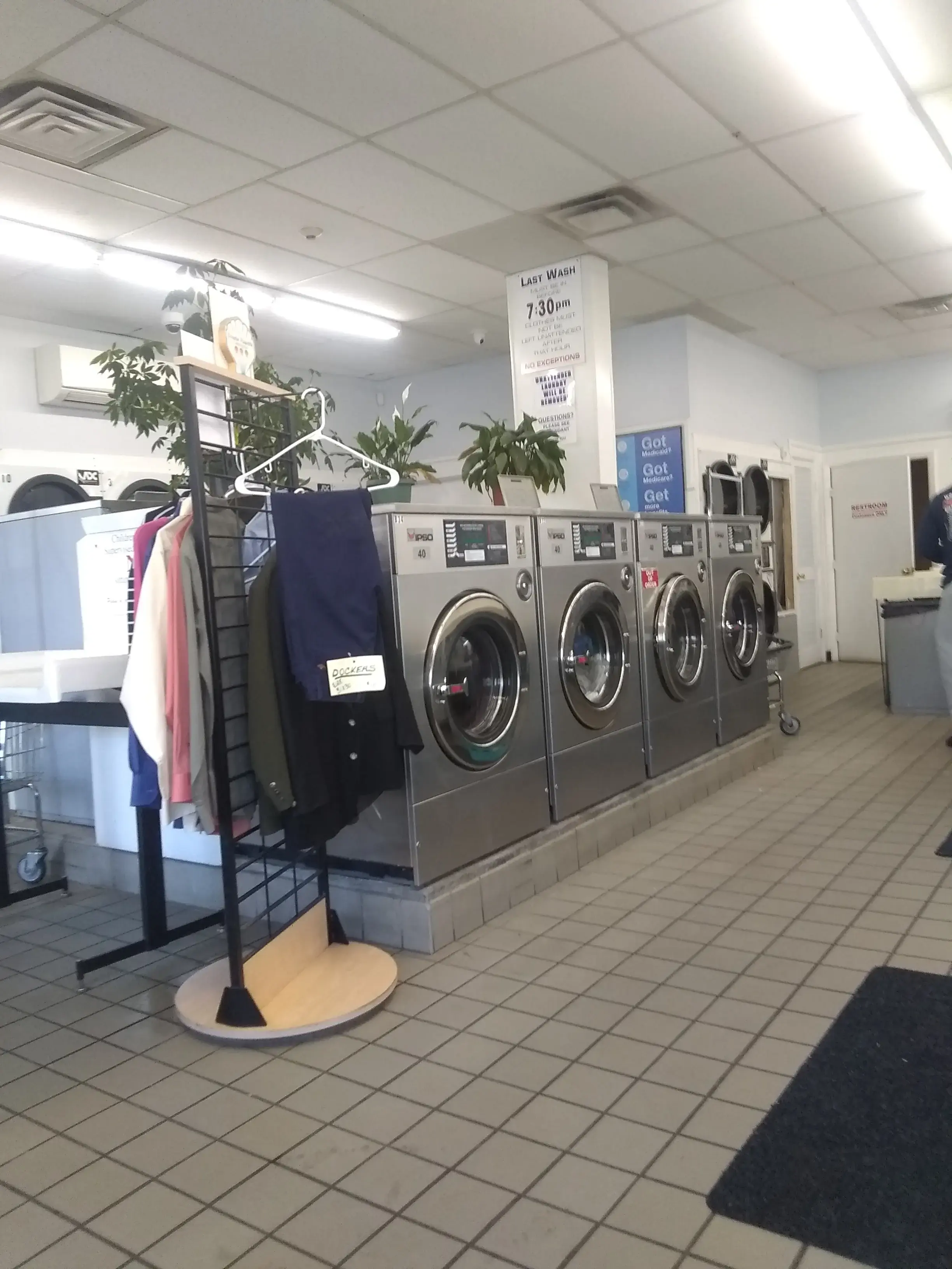 Loads of Fun Laundromat - Image 20