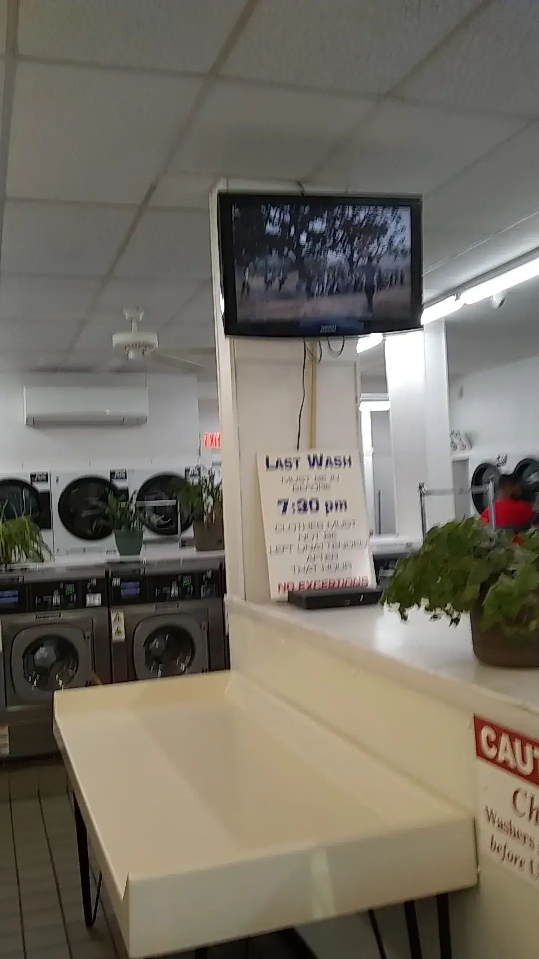 Loads of Fun Laundromat - Image 10