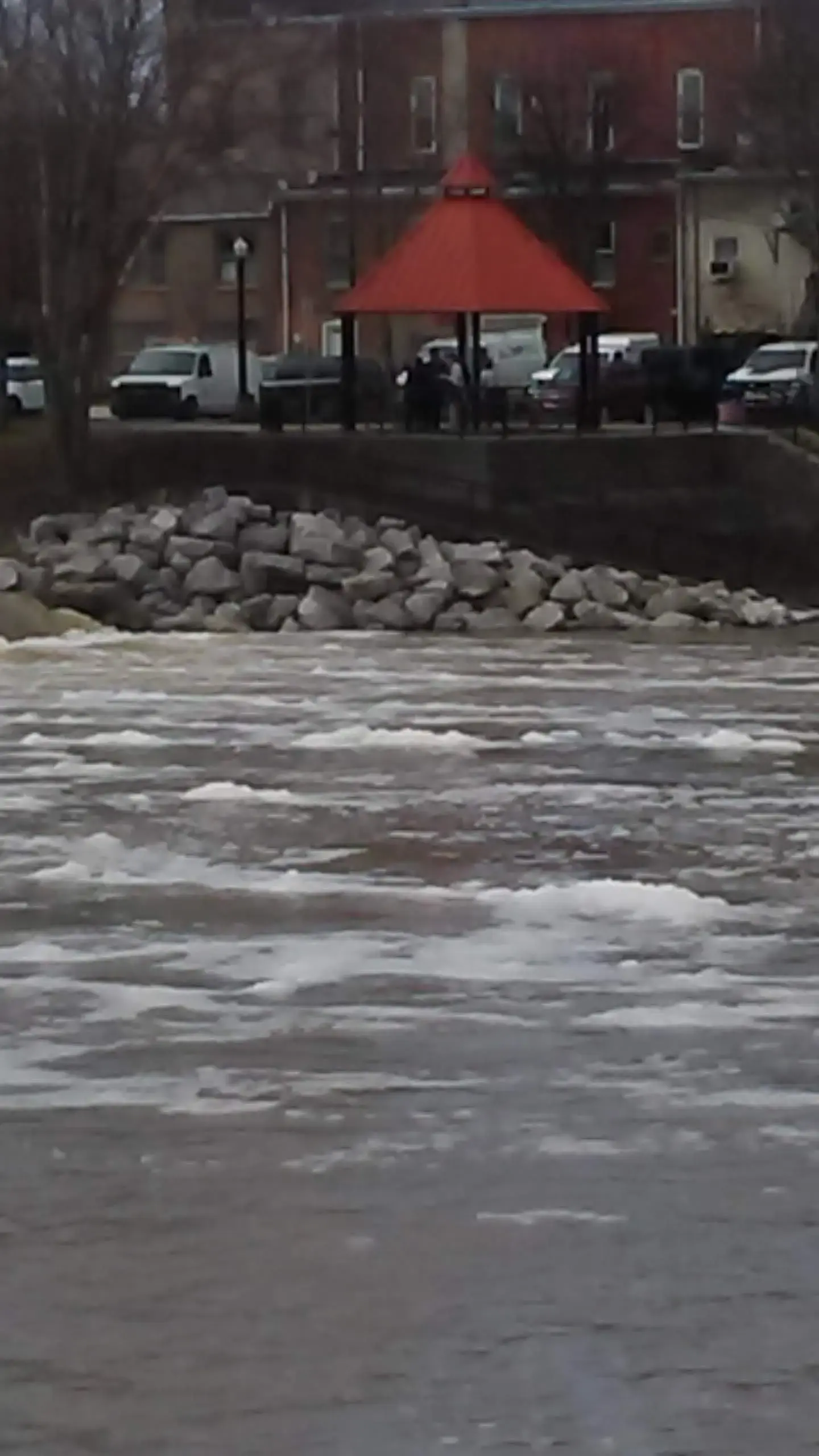 Log Cabin Laundry & Dry Cleaning - Image 17