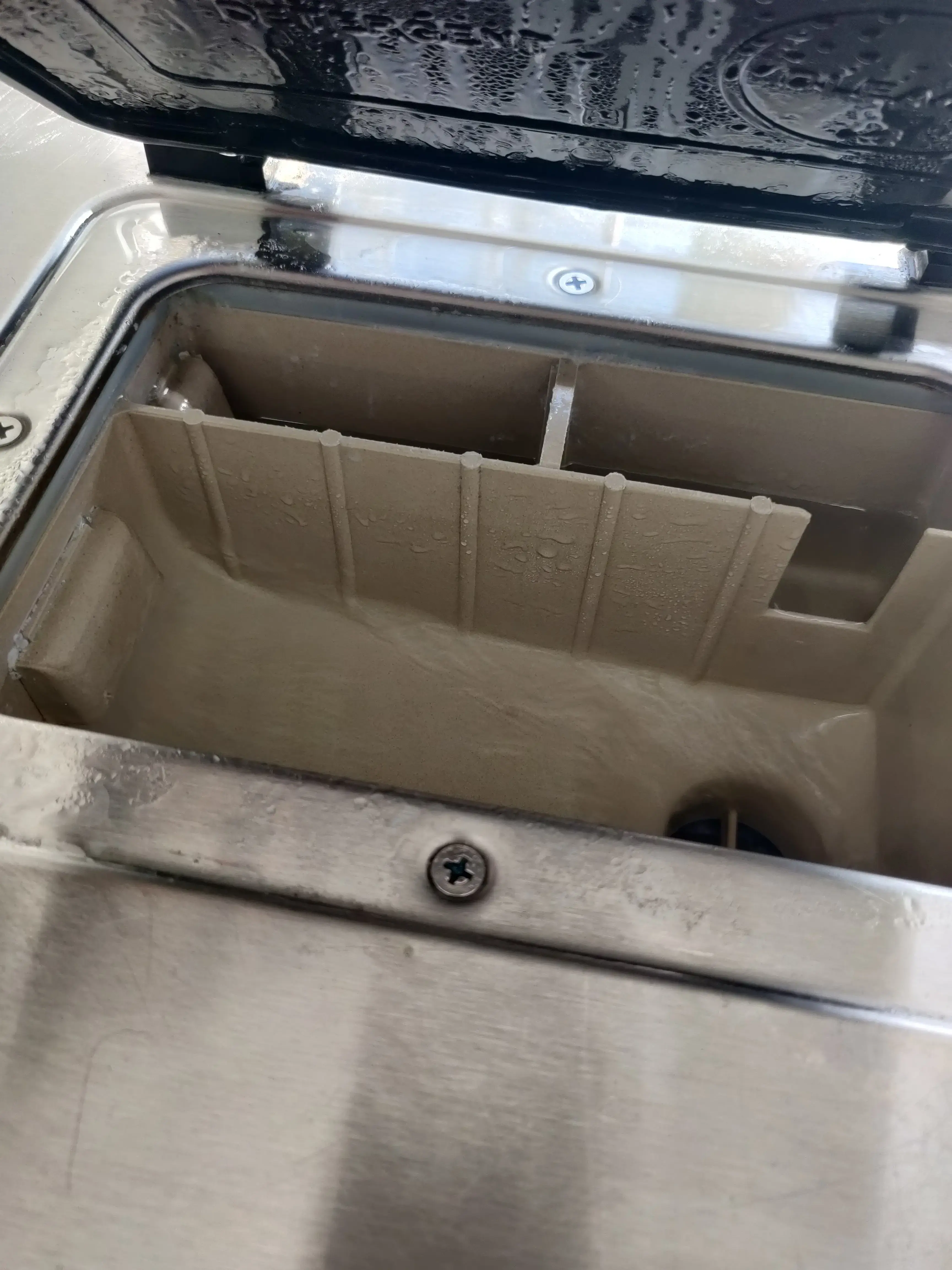 Lola's Cleaners - Image 9