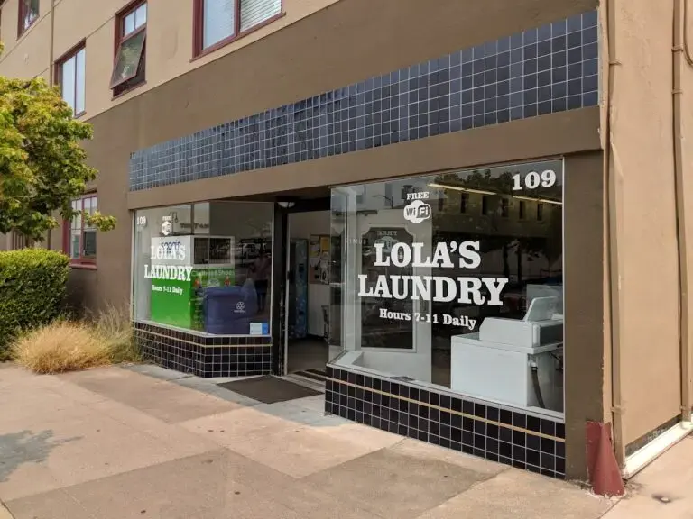 Lola's Cleaners thumbnail 3