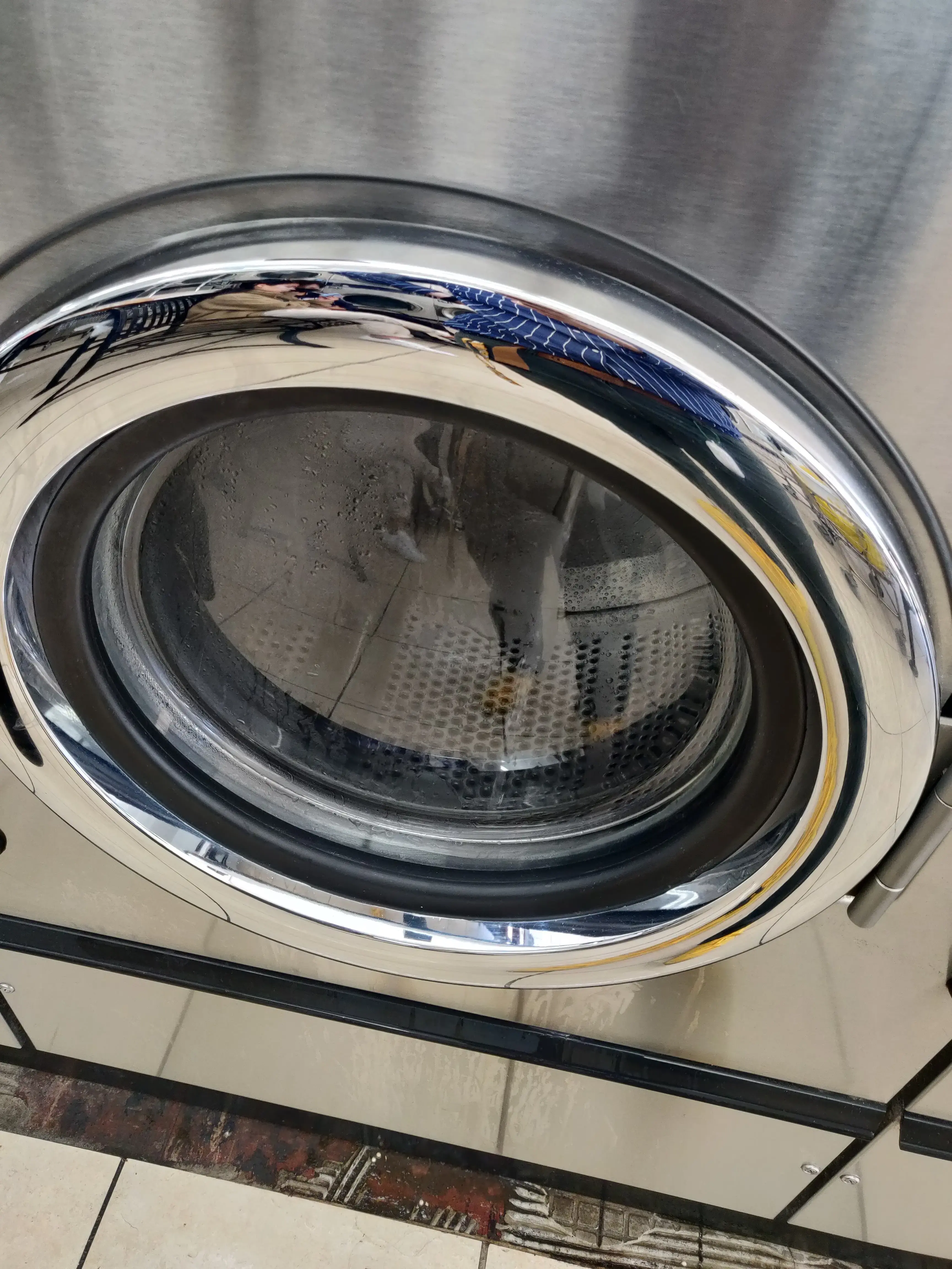 Lola's Cleaners thumbnail 5