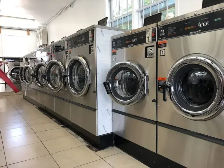 Lola's Cleaners thumbnail 1