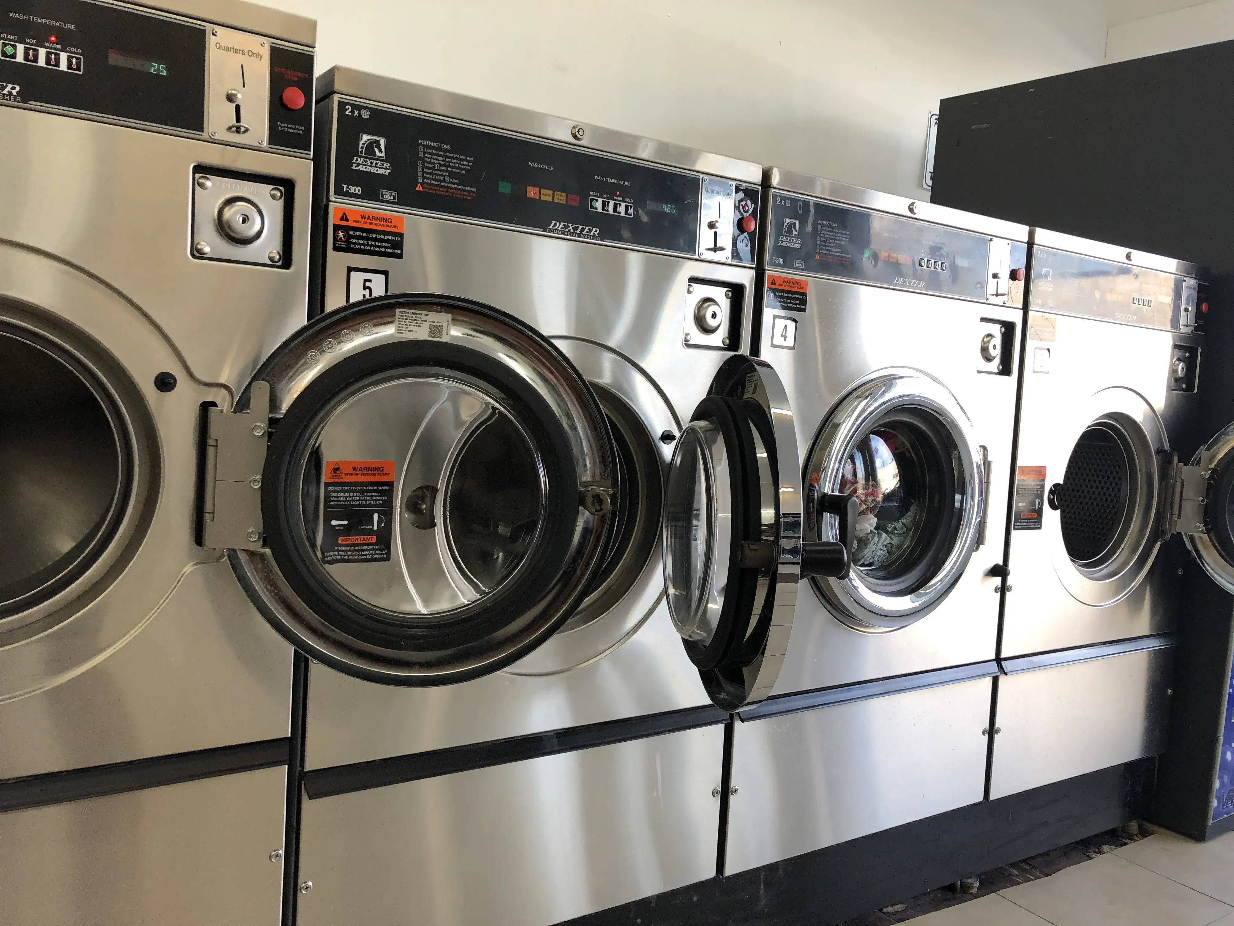 Lola's Cleaners - Image 18