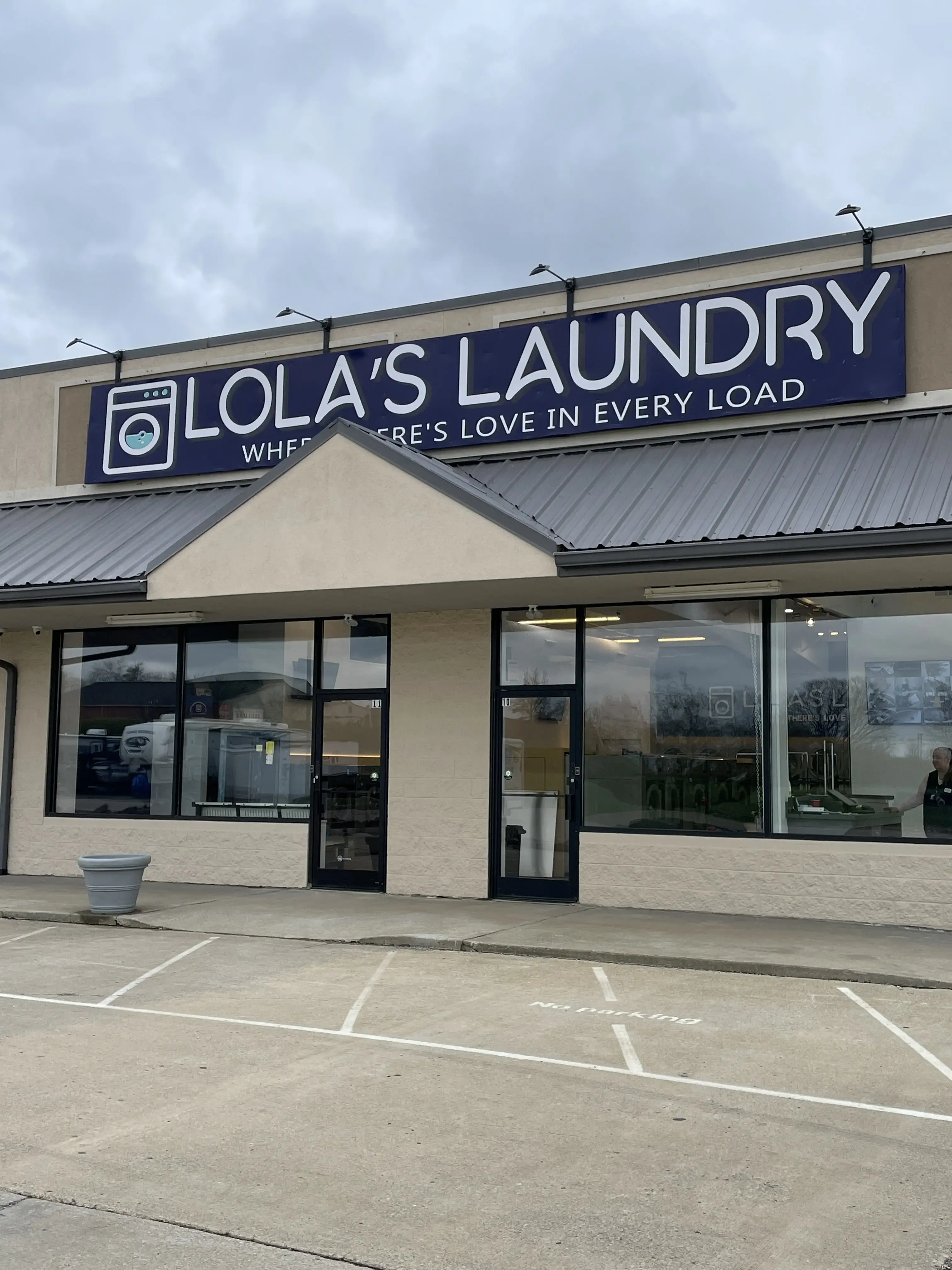 Lola's Laundry Georgetown KY - Image 1