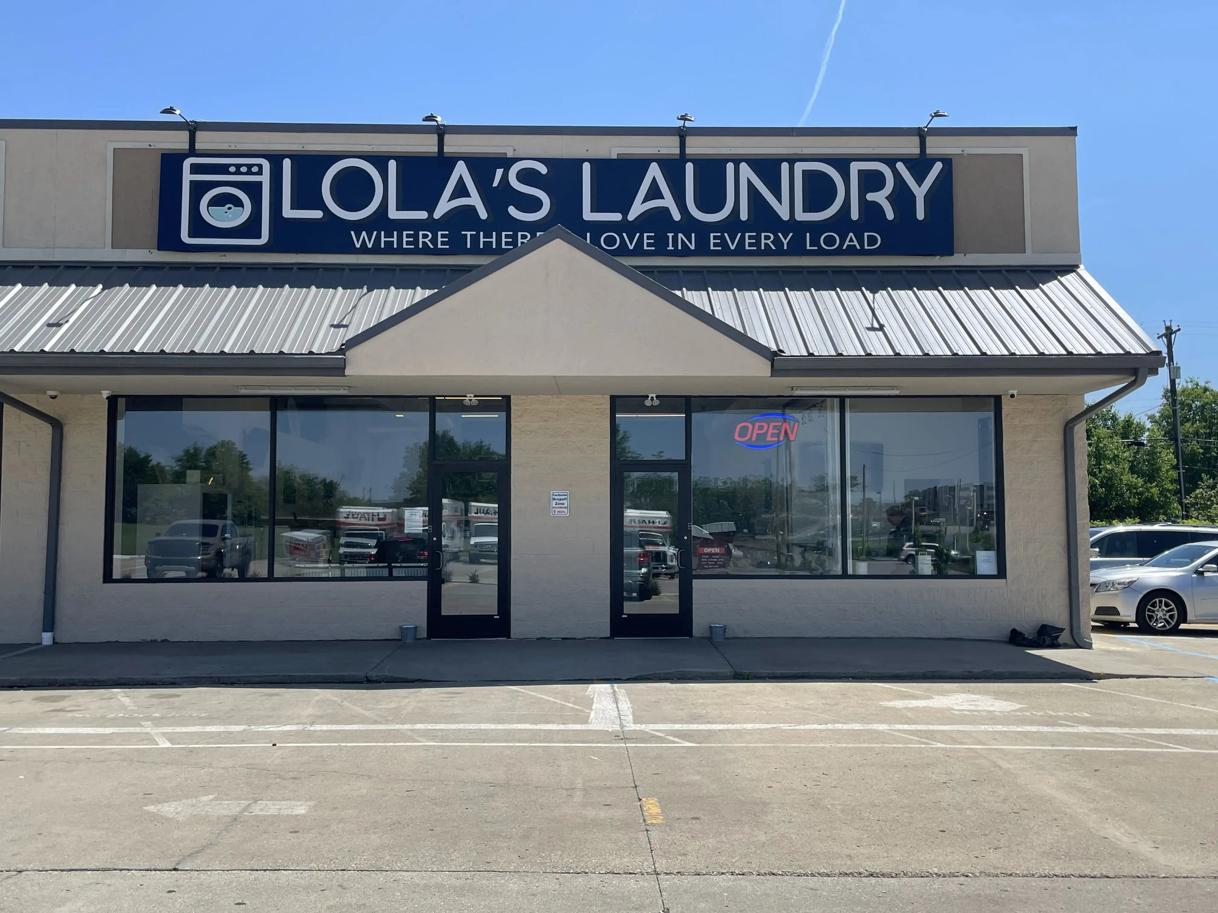 Lola's Laundry Georgetown KY thumbnail 4