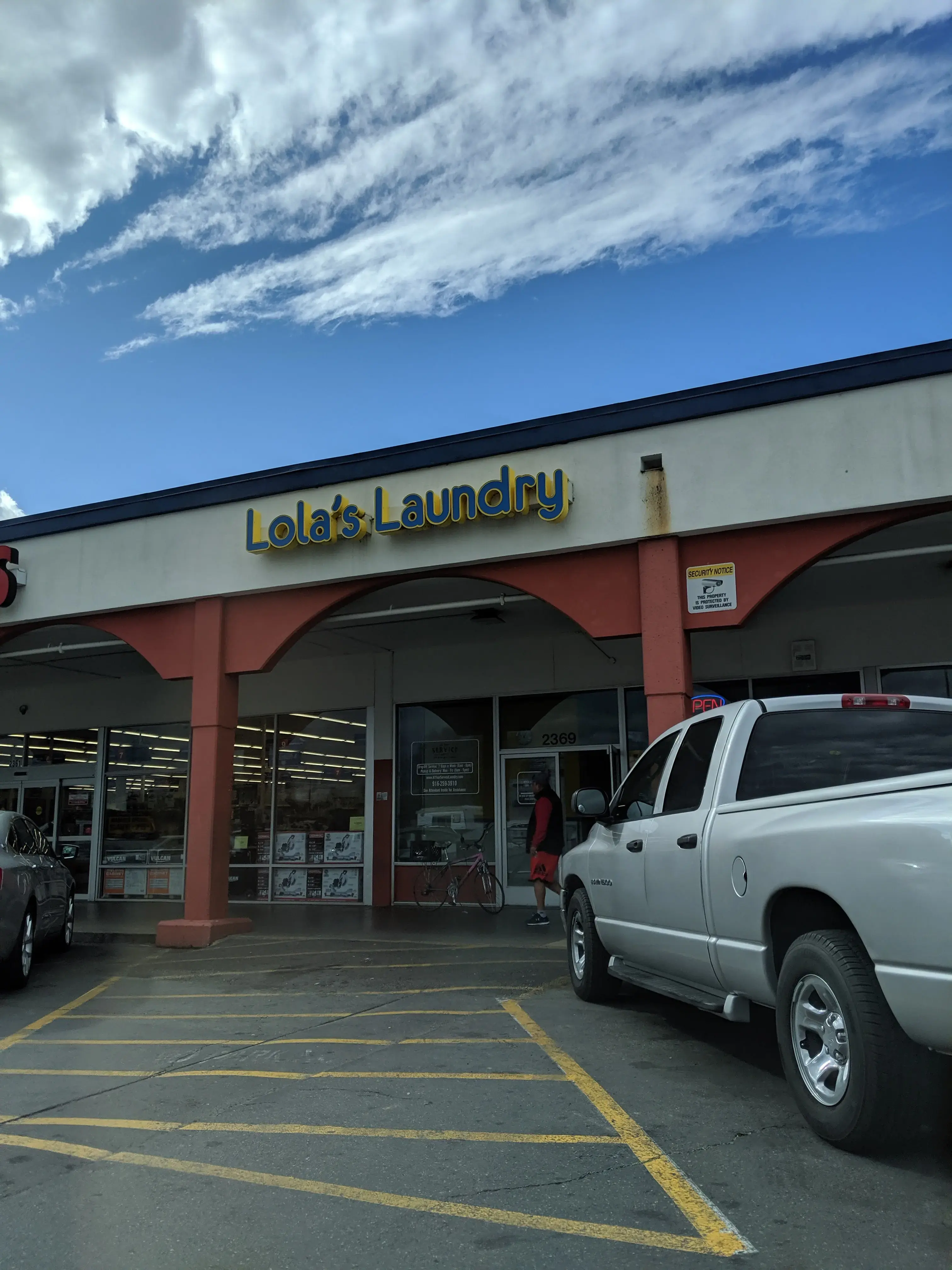 Lola's Laundry - Image 14