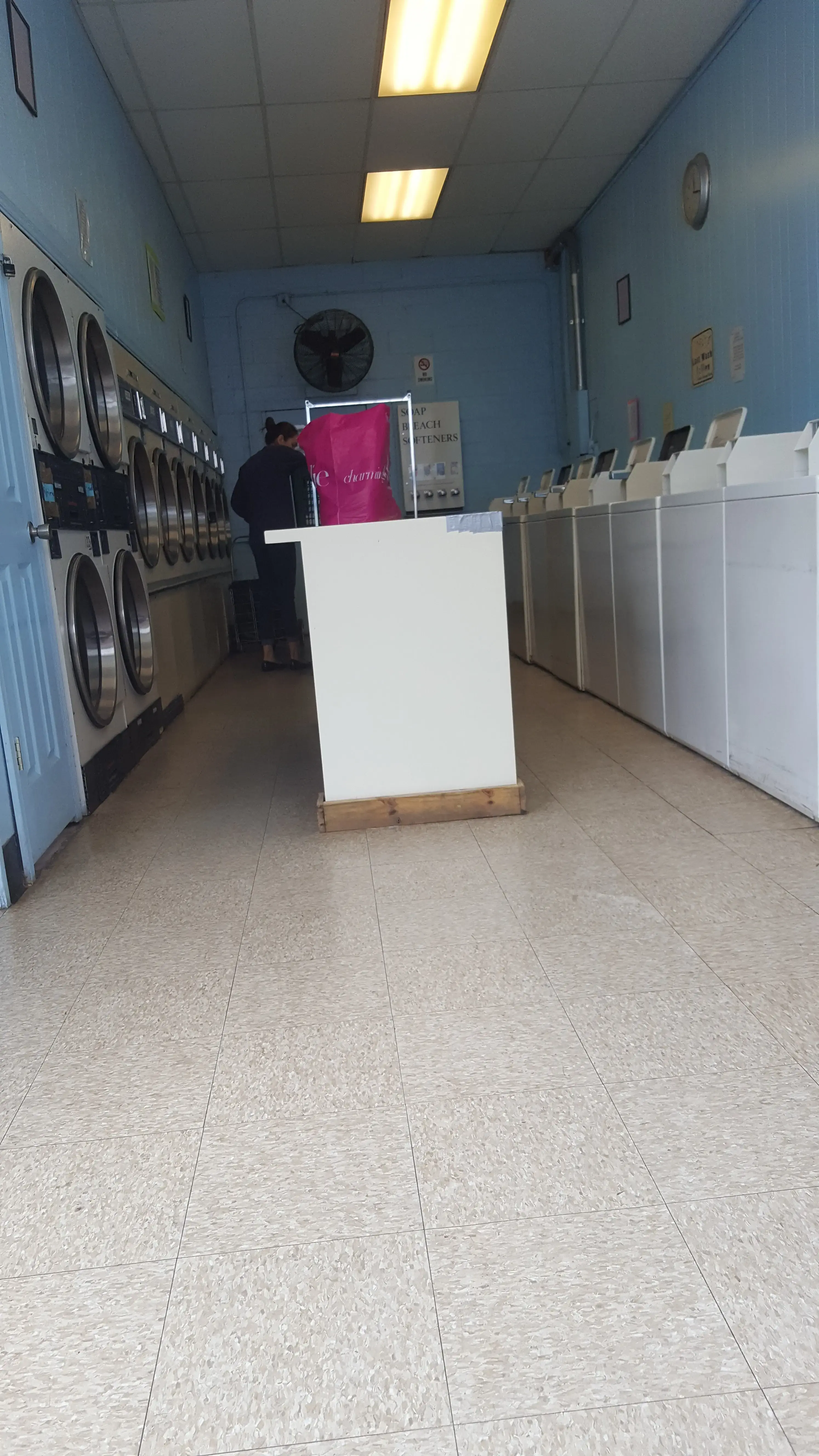 Lombardy Coin Laundry thumbnail 16