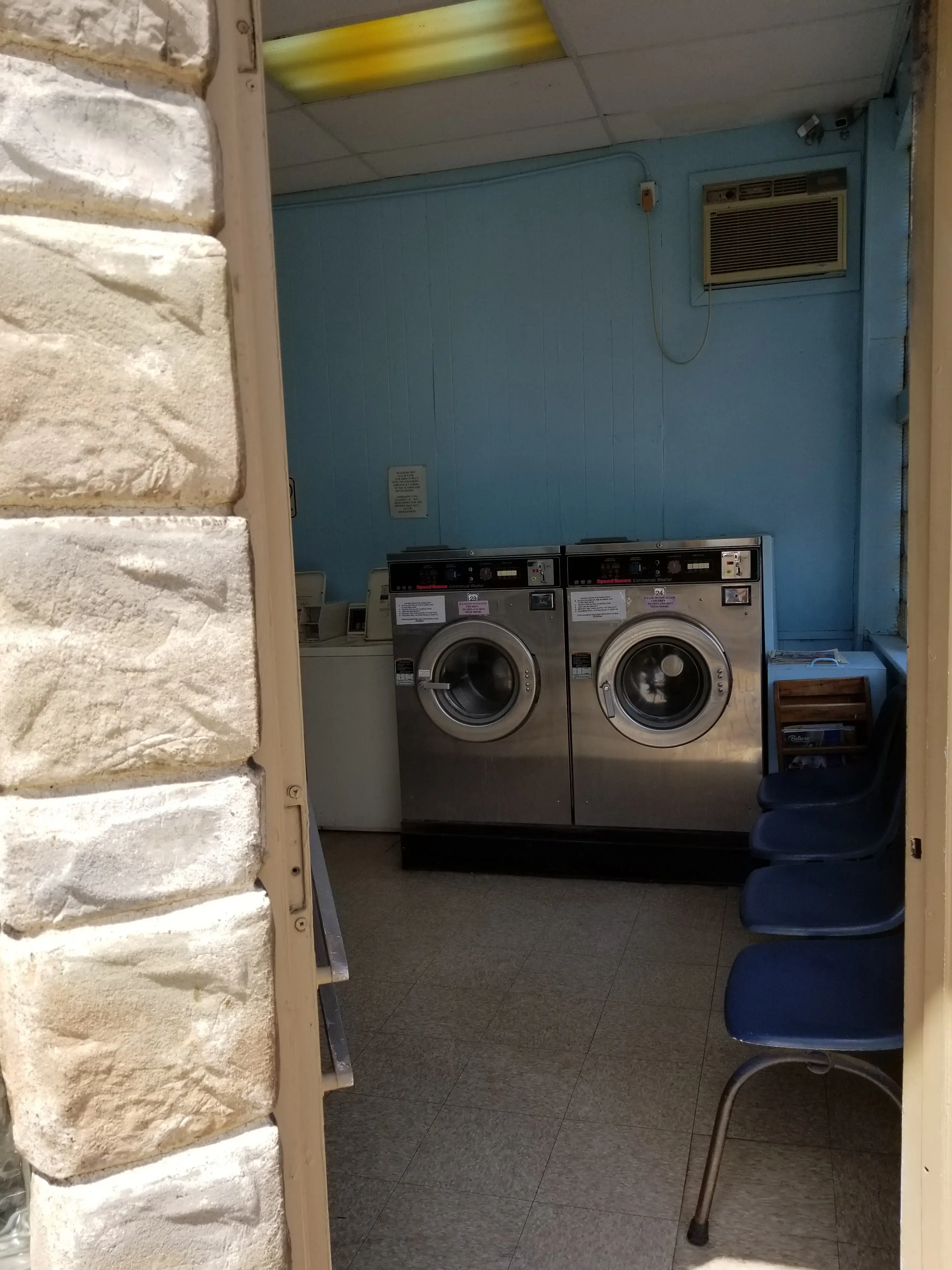 Lombardy Coin Laundry thumbnail 11