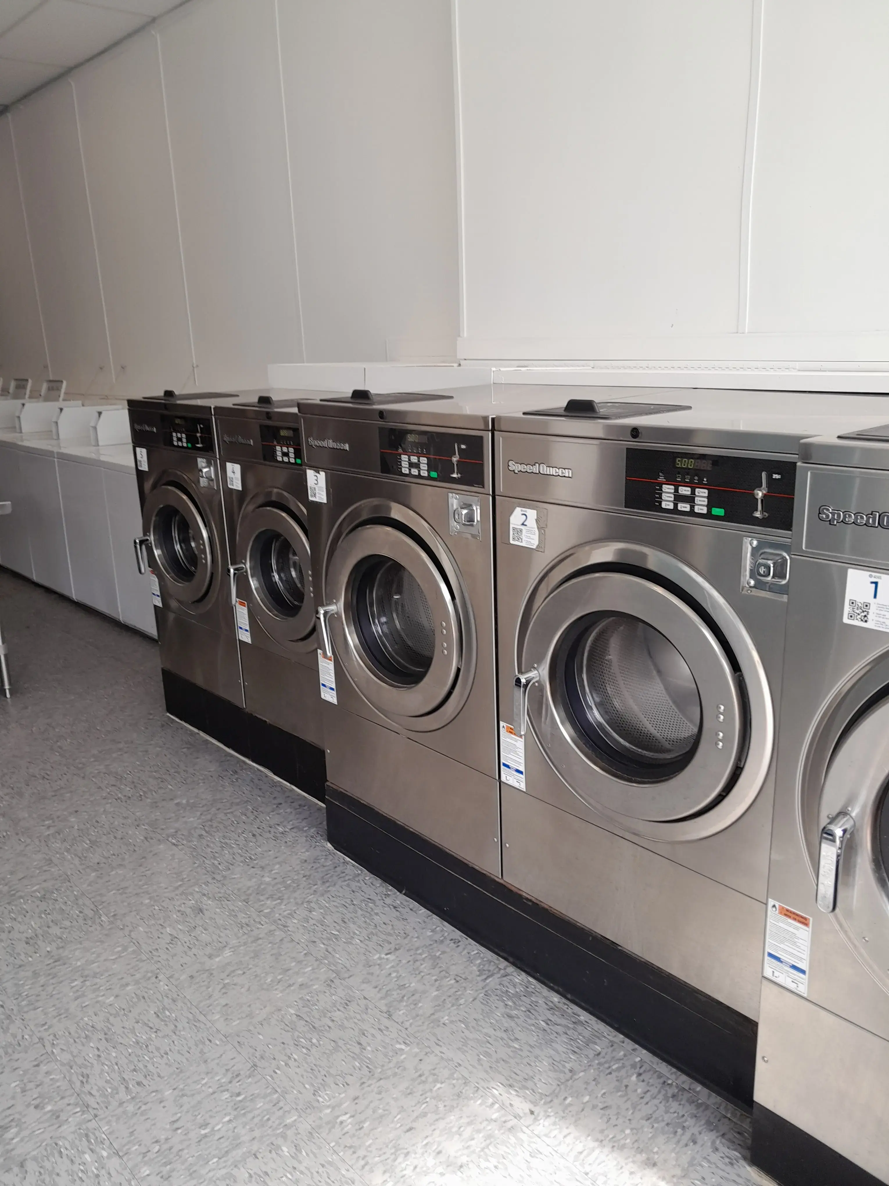 Lombardy Coin Laundry thumbnail 9