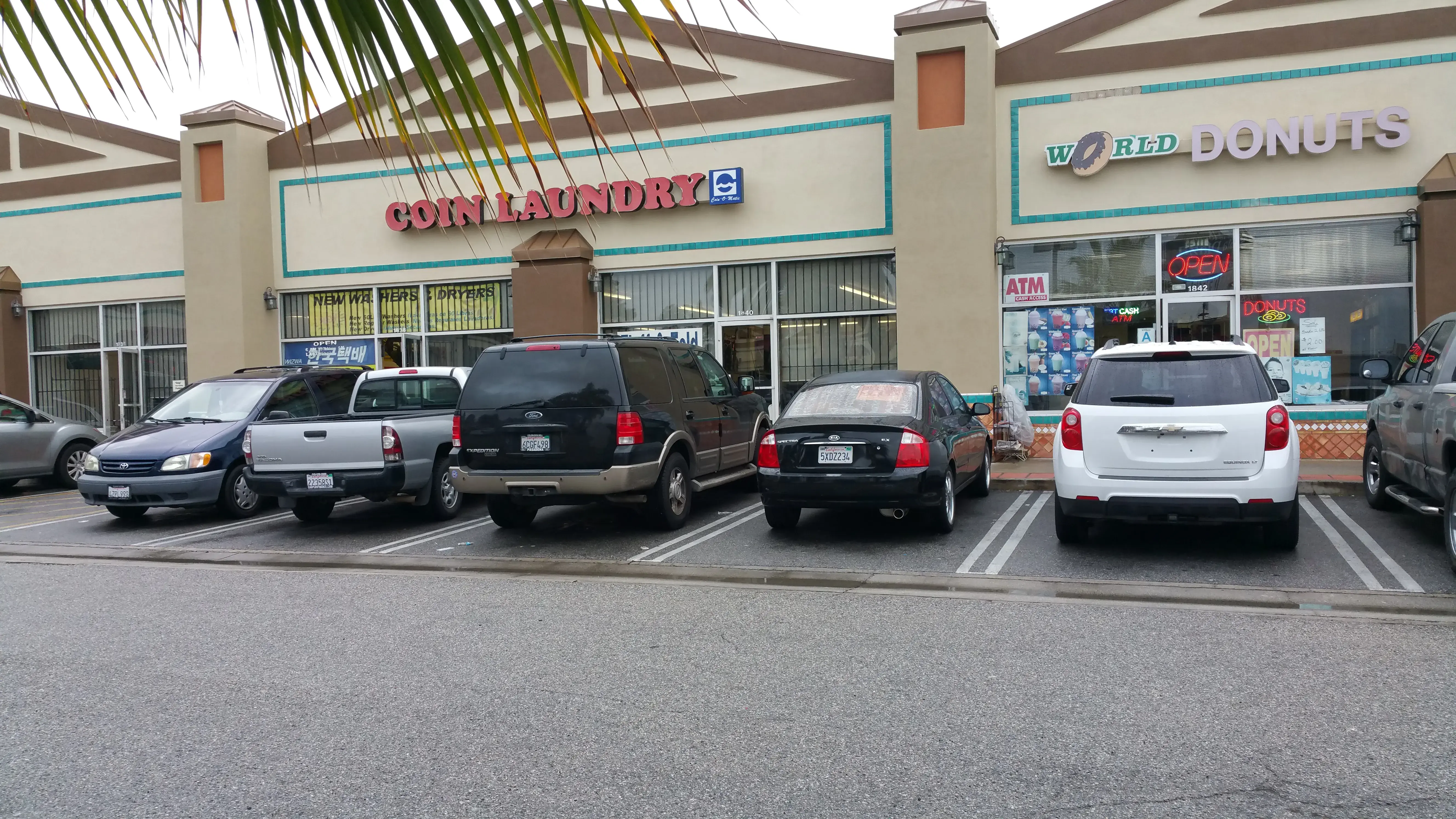 Lomita Coin Laundry thumbnail 2