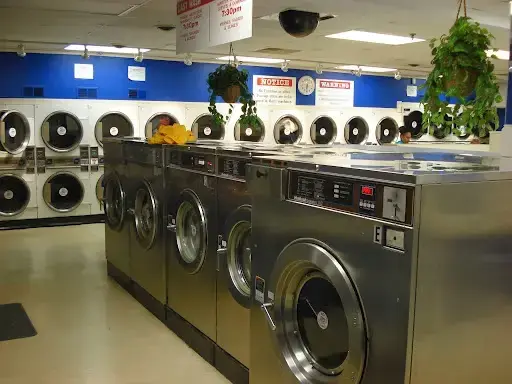 Longfellow Plaza Laundry thumbnail 12