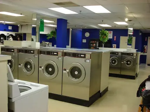 Longfellow Plaza Laundry - Image 7