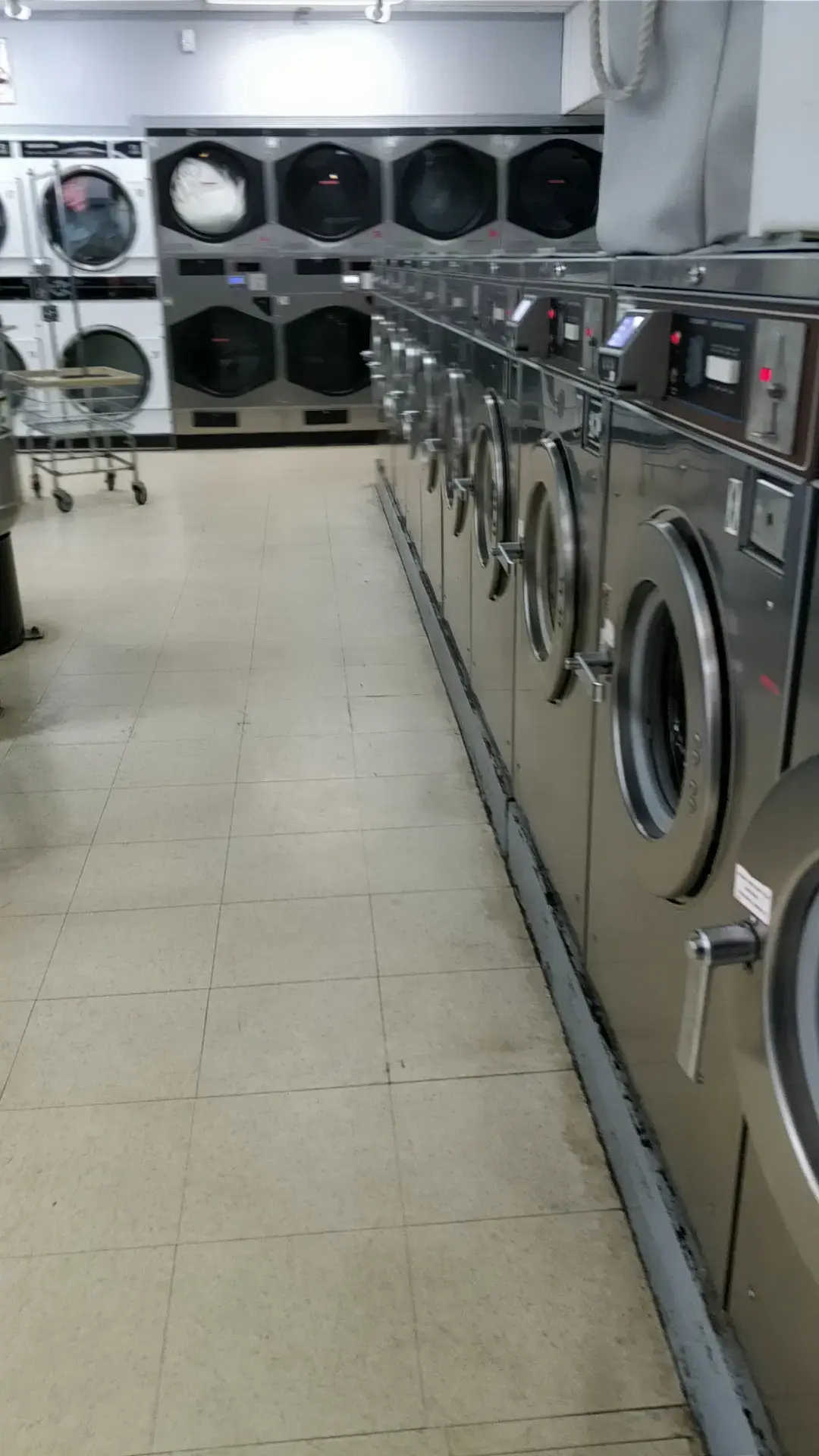 Longfellow Plaza Laundry thumbnail 14
