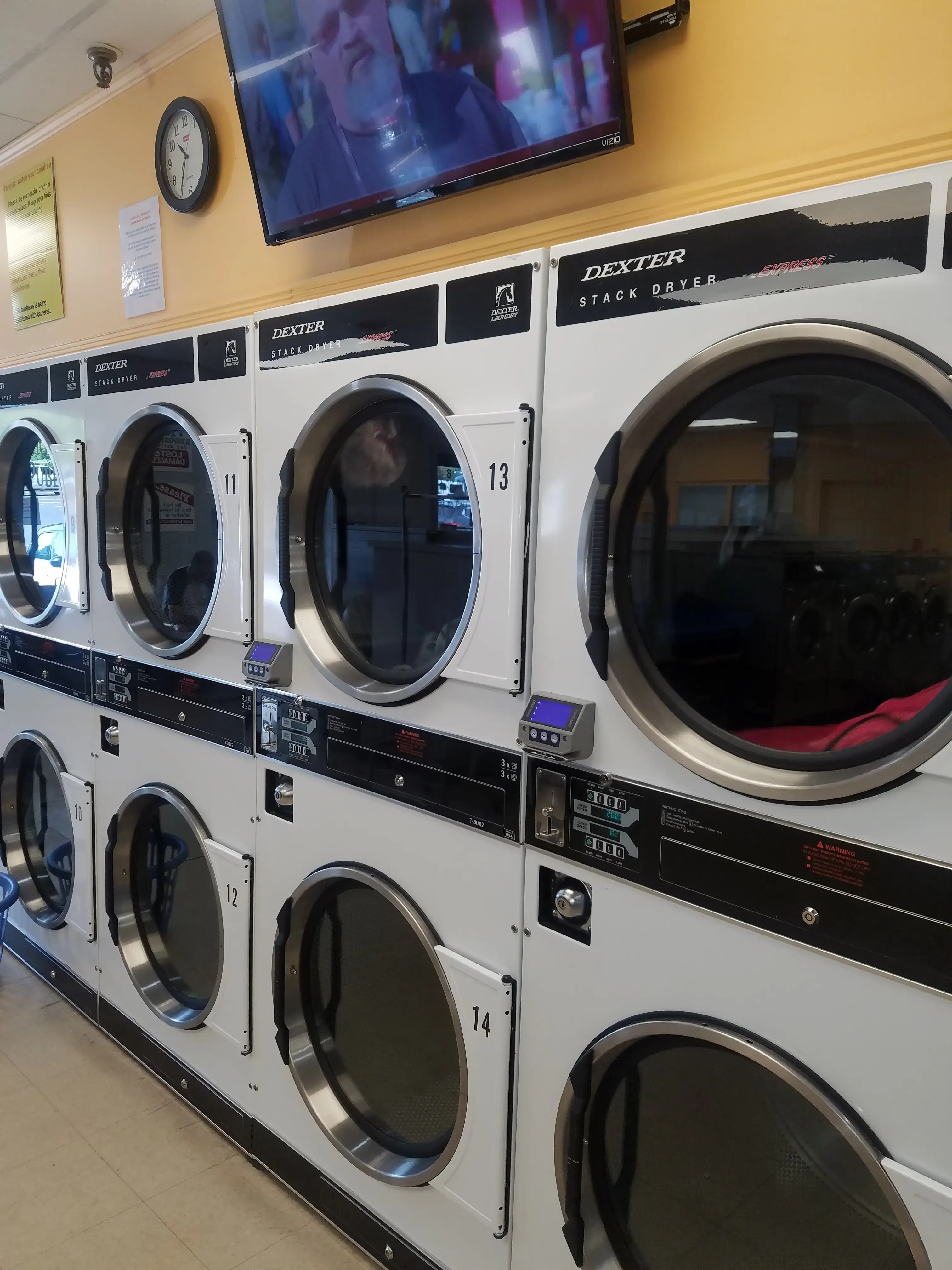 Longfellow Plaza Laundry thumbnail 13