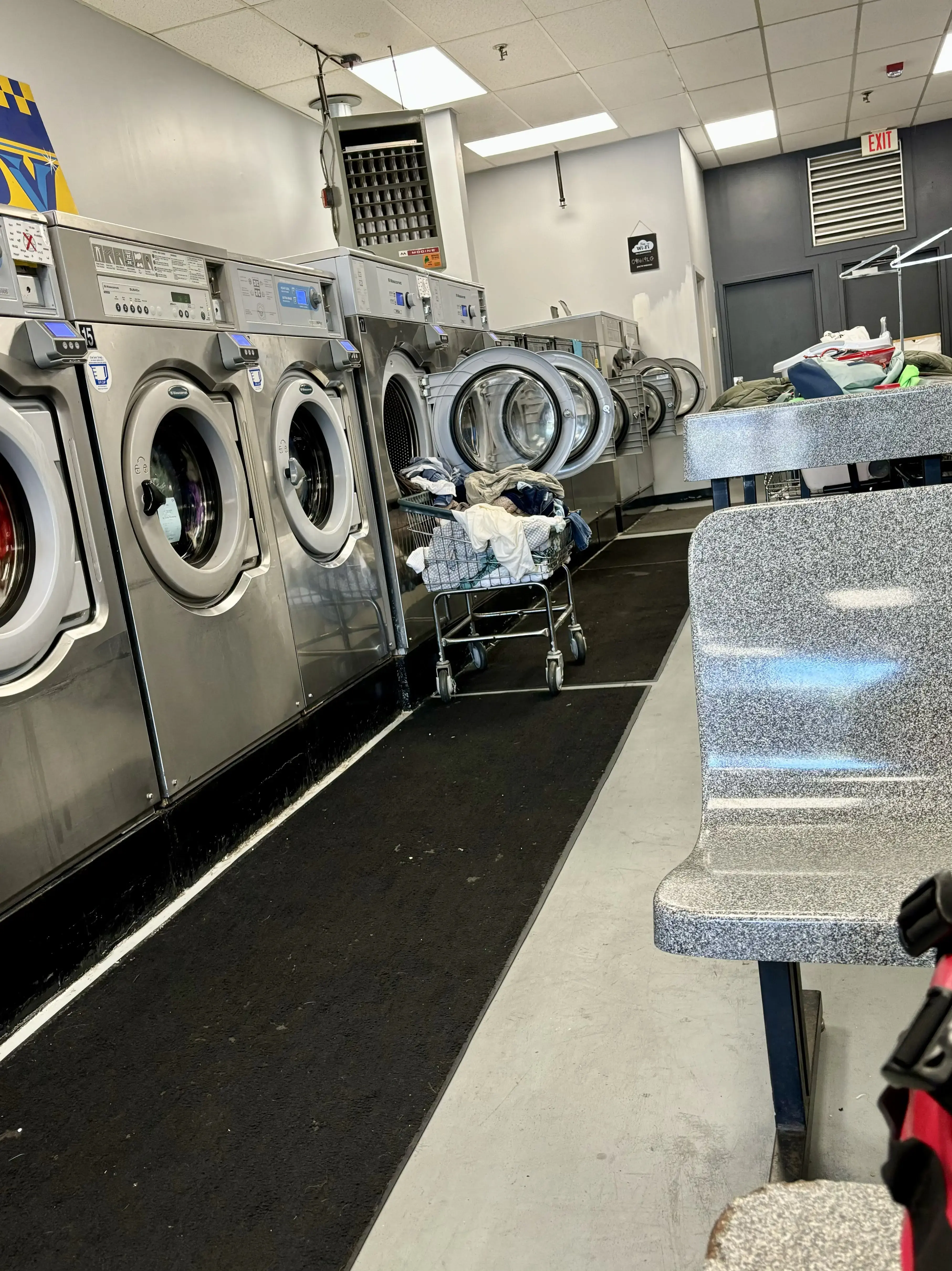 Lookin Good Laundromat - Image 12