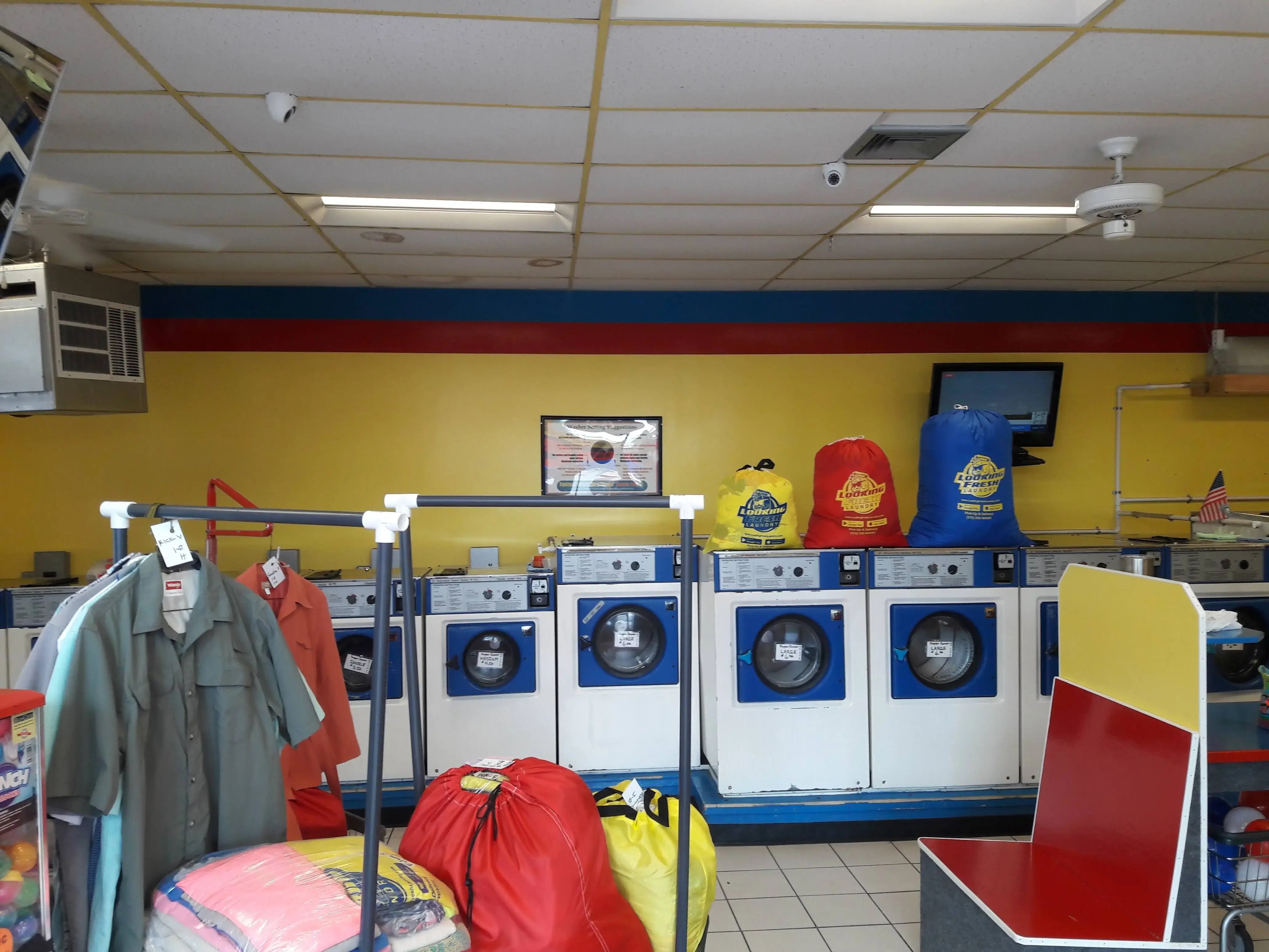 Looking Fresh Laundry thumbnail 3