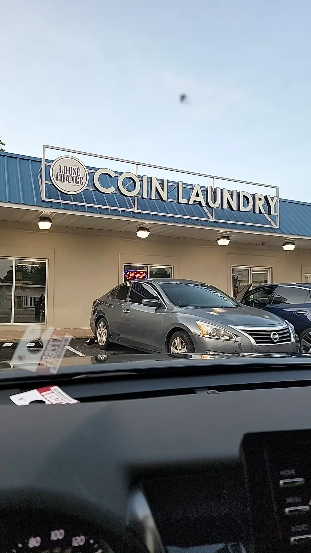 Loose Change Coin Laundry - Image 5