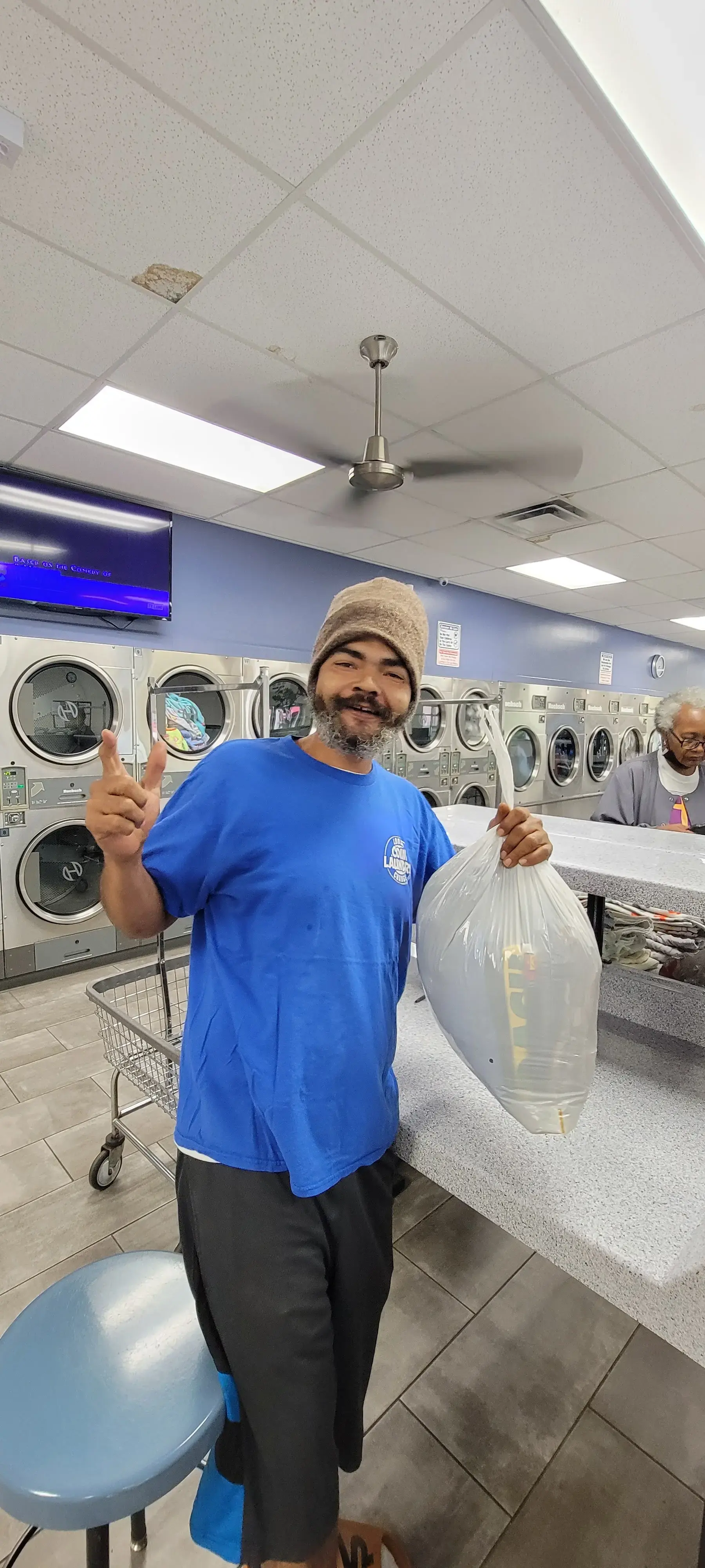 Loose Change Coin Laundry - Image 16
