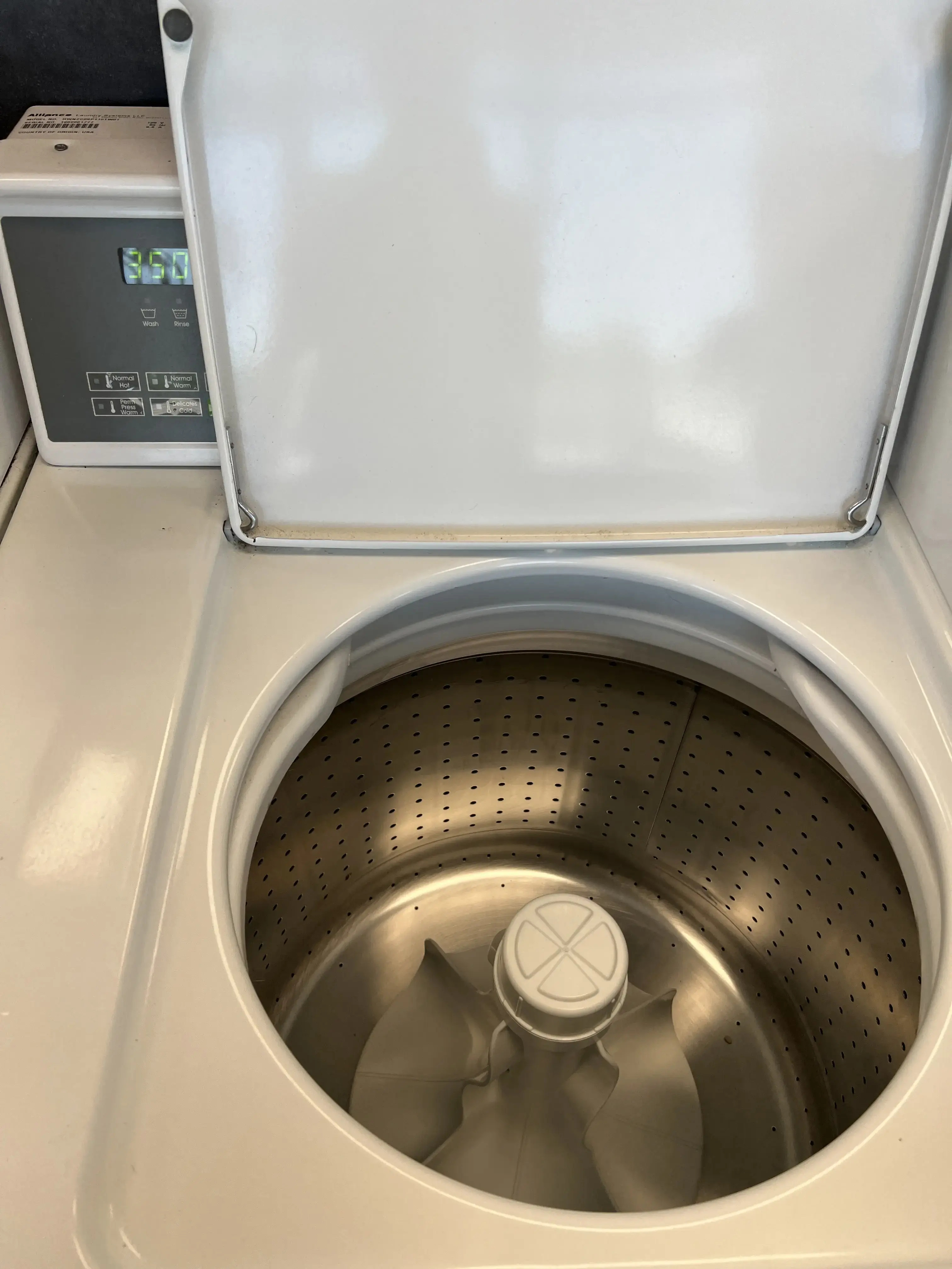 Loose Change Coin Laundry thumbnail 10
