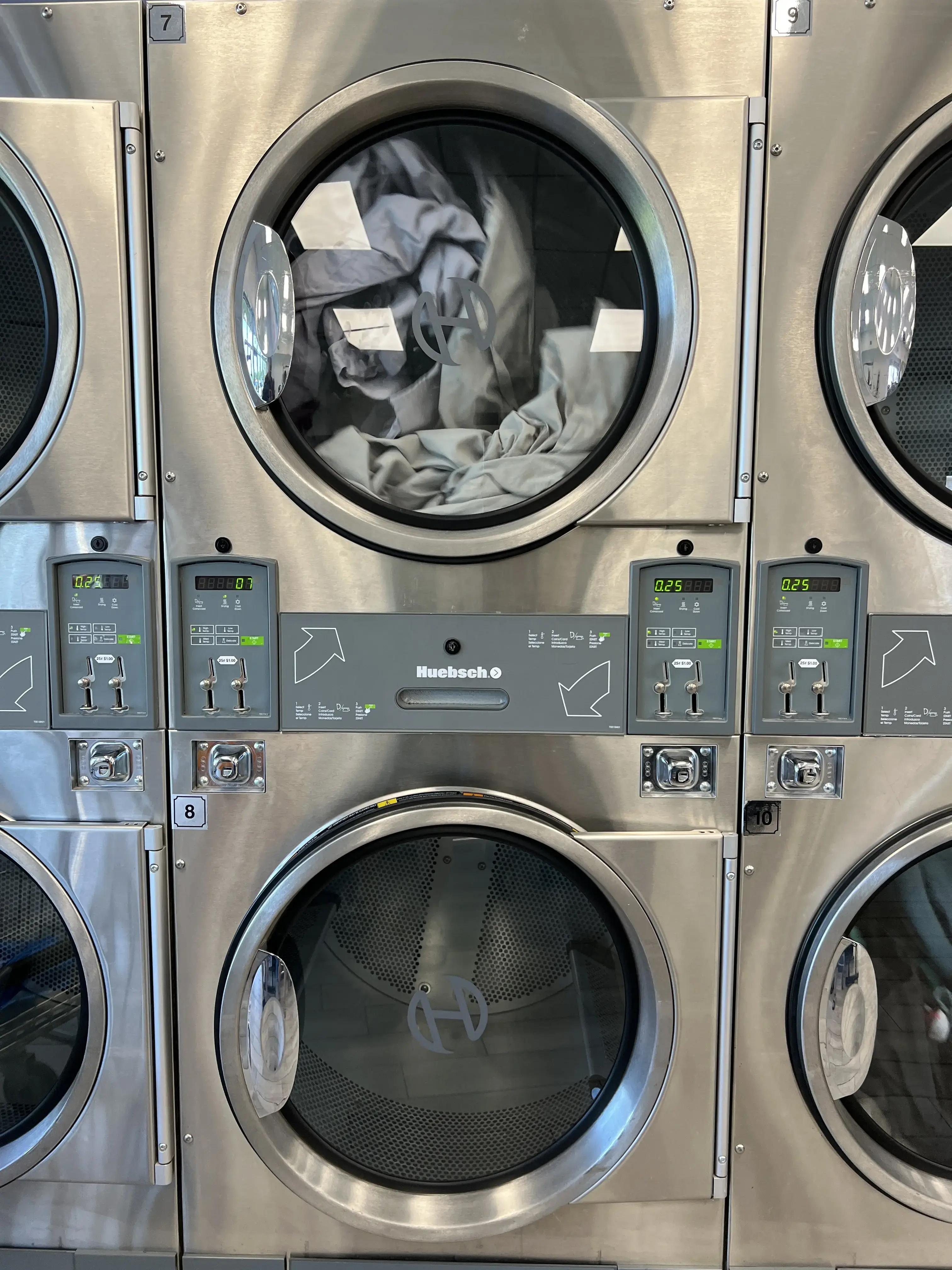Loose Change Coin Laundry thumbnail 4