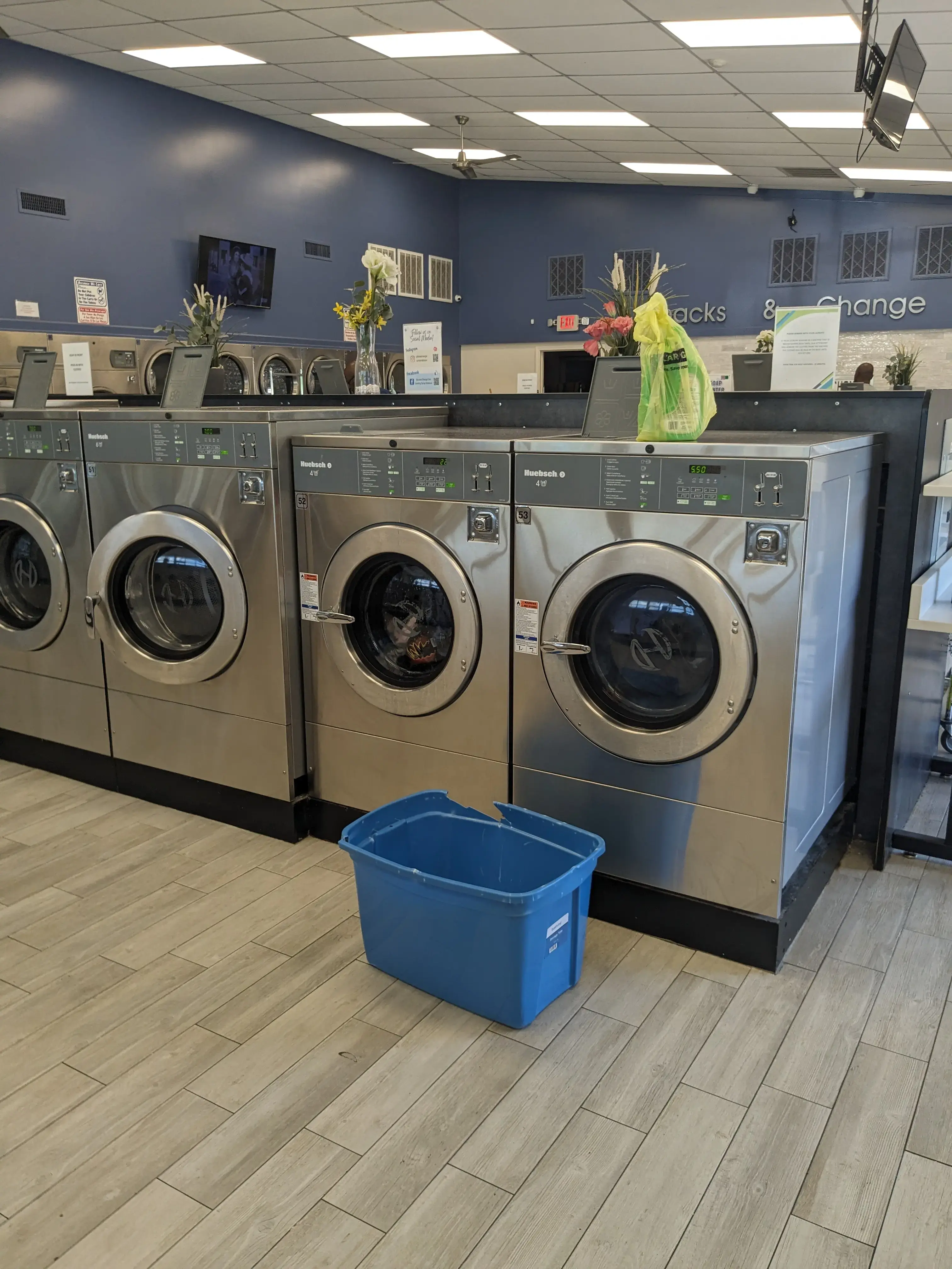 Loose Change Coin Laundry thumbnail 20