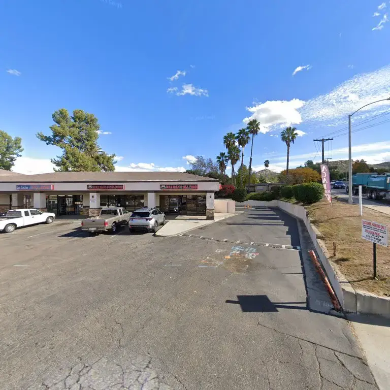 Los Coches Coin Laundry - Image 13