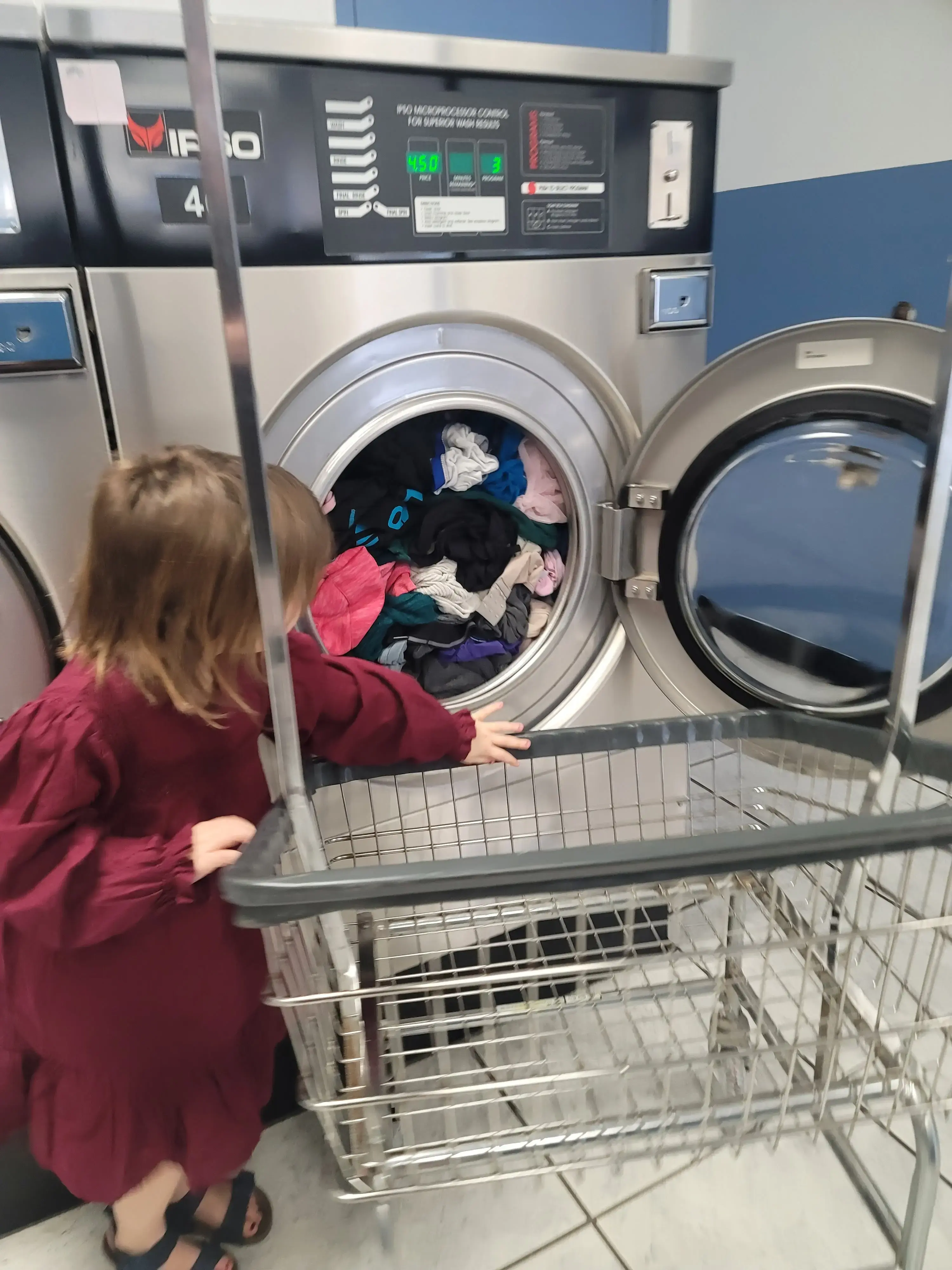 Los Coches Coin Laundry thumbnail 3