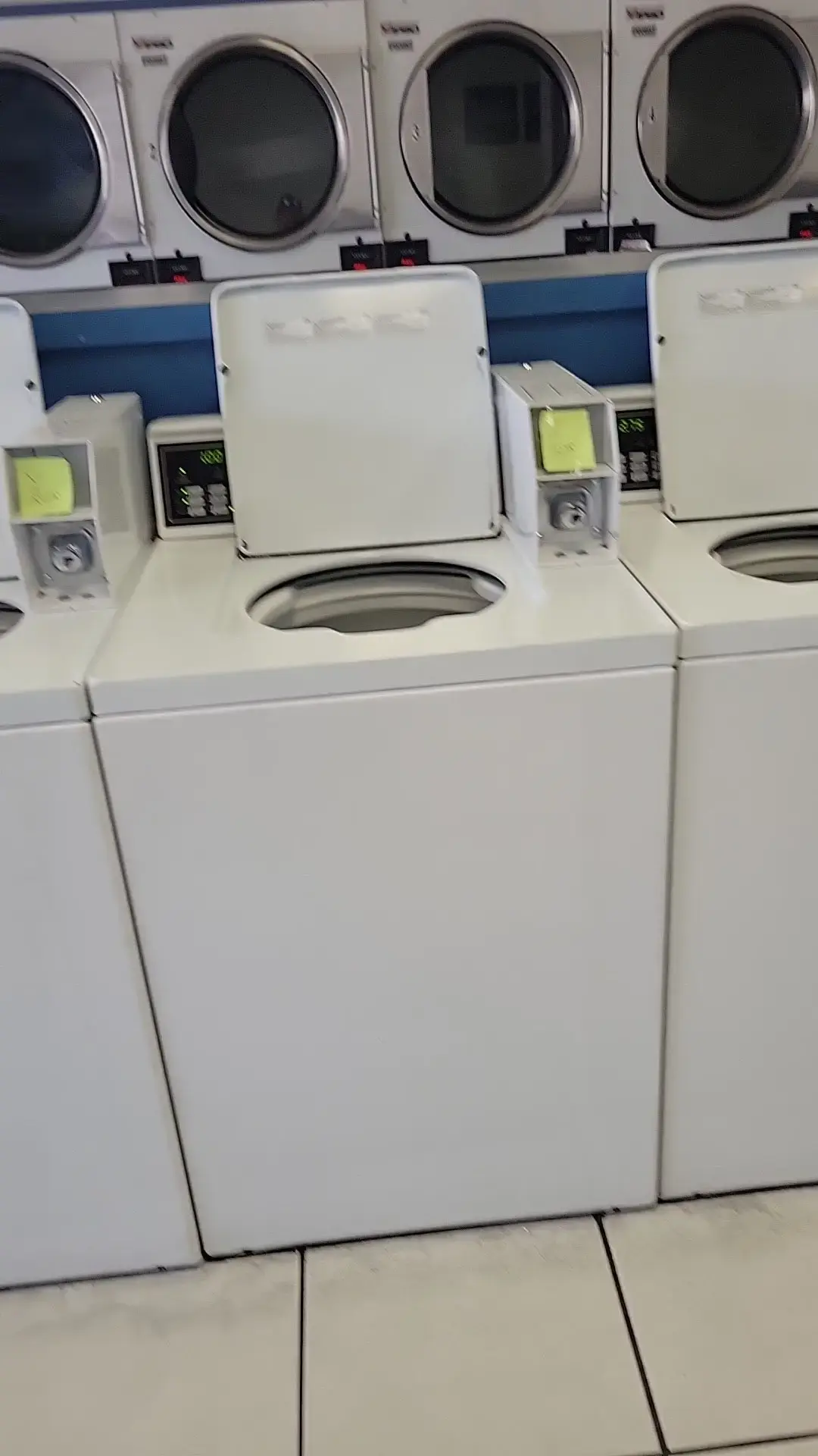 Los Coches Coin Laundry thumbnail 8