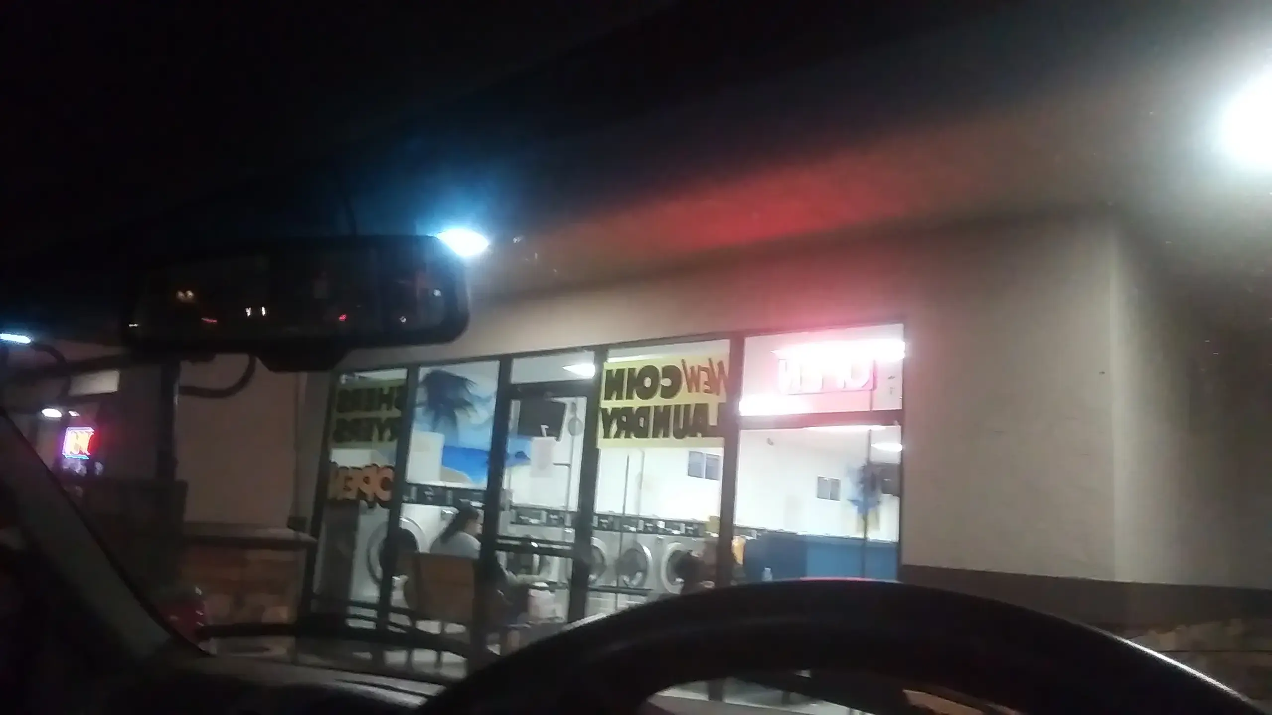 Los Coches Coin Laundry thumbnail 10