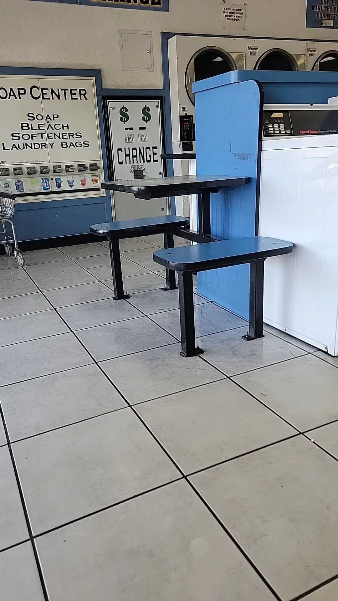 Los Coches Coin Laundry thumbnail 9