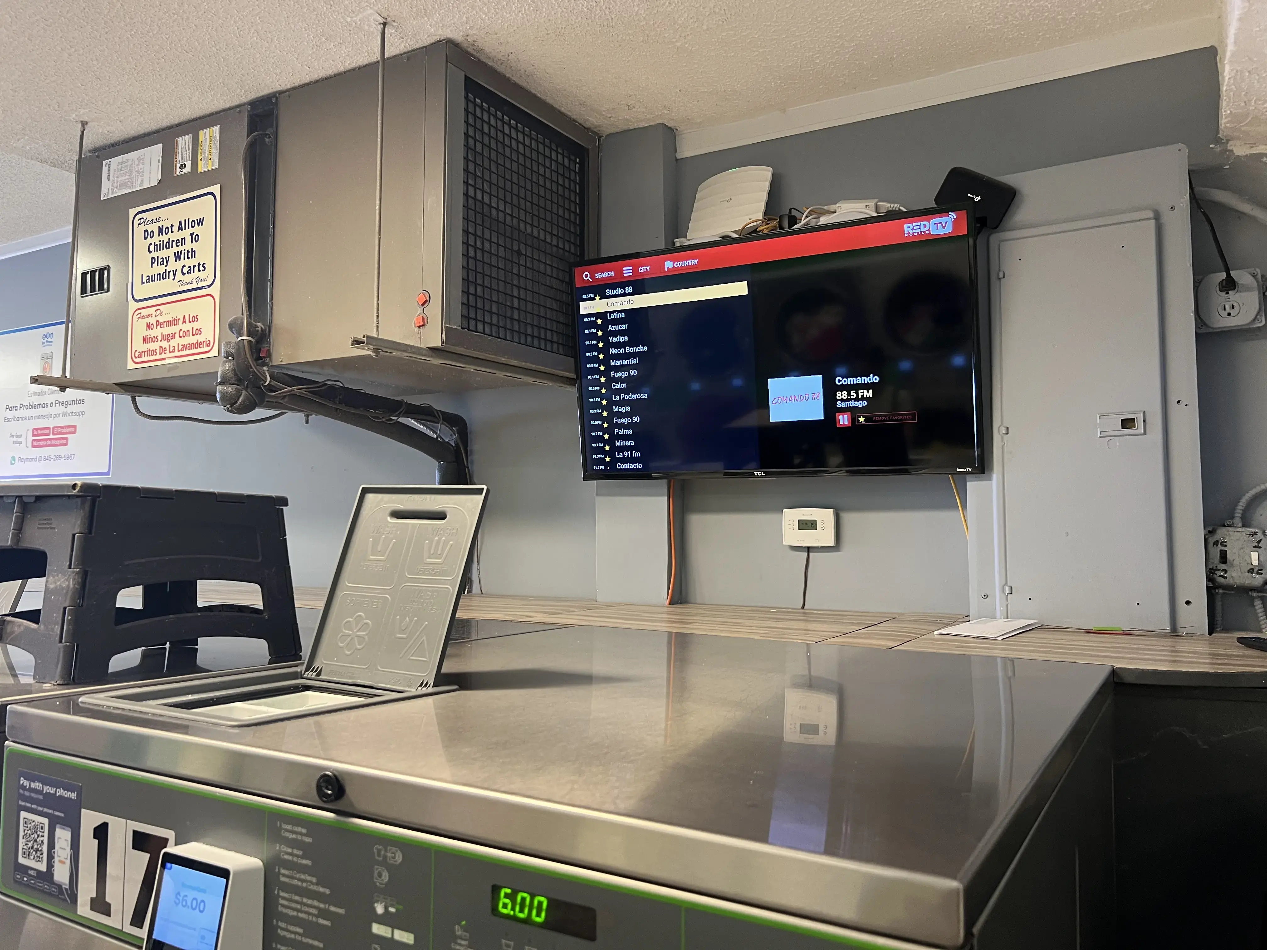 Los Primos Laundromat thumbnail 7