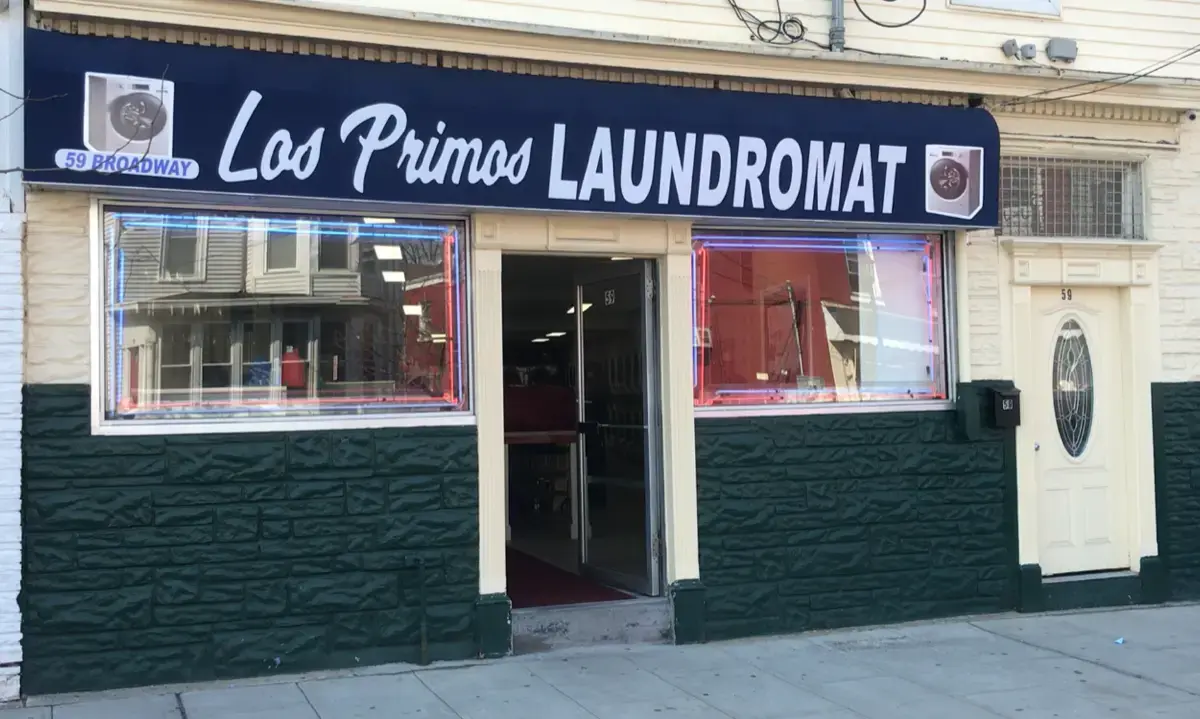 Los Primos Laundromat - Image 15