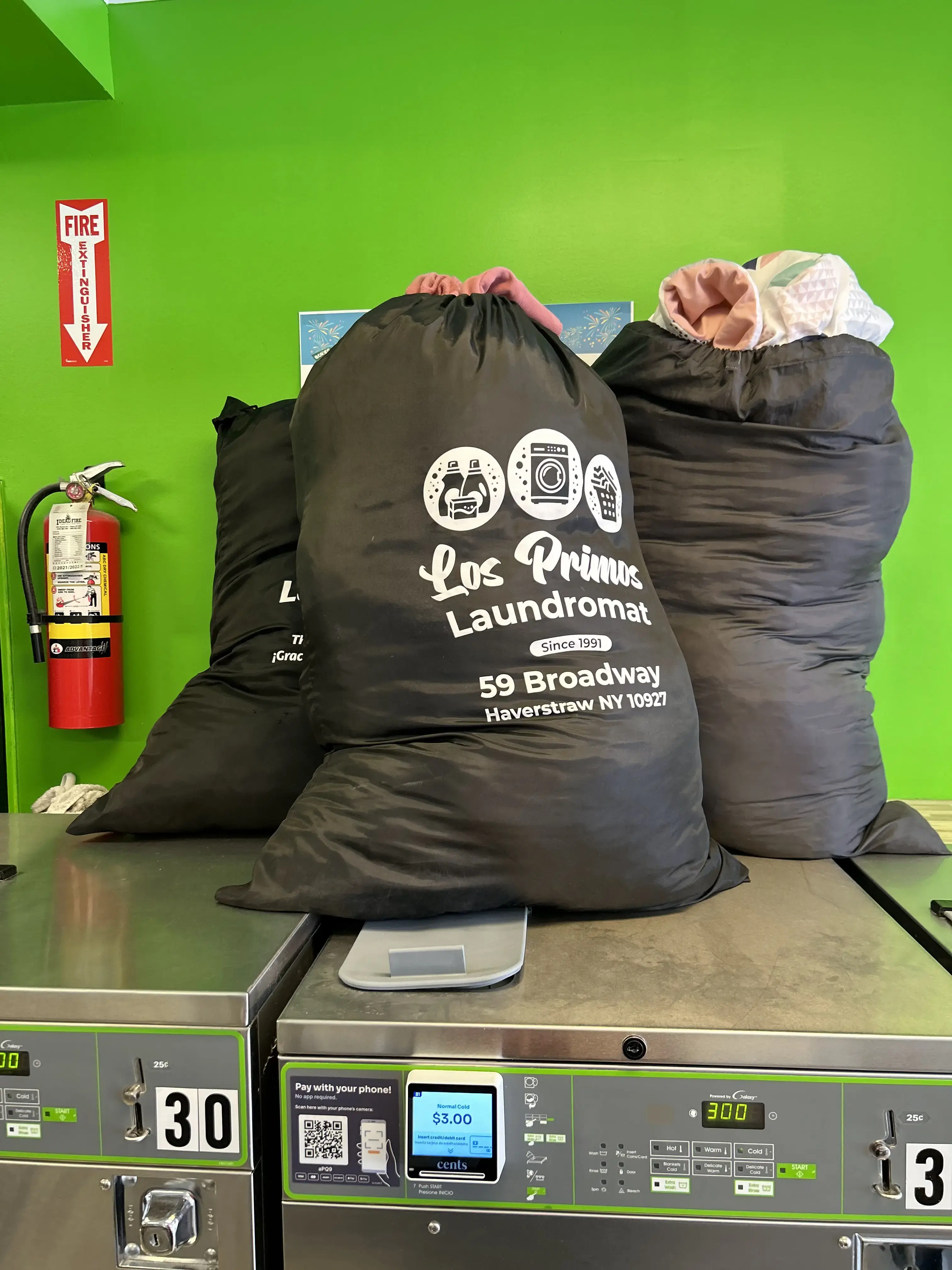 Los Primos Laundromat - Image 16