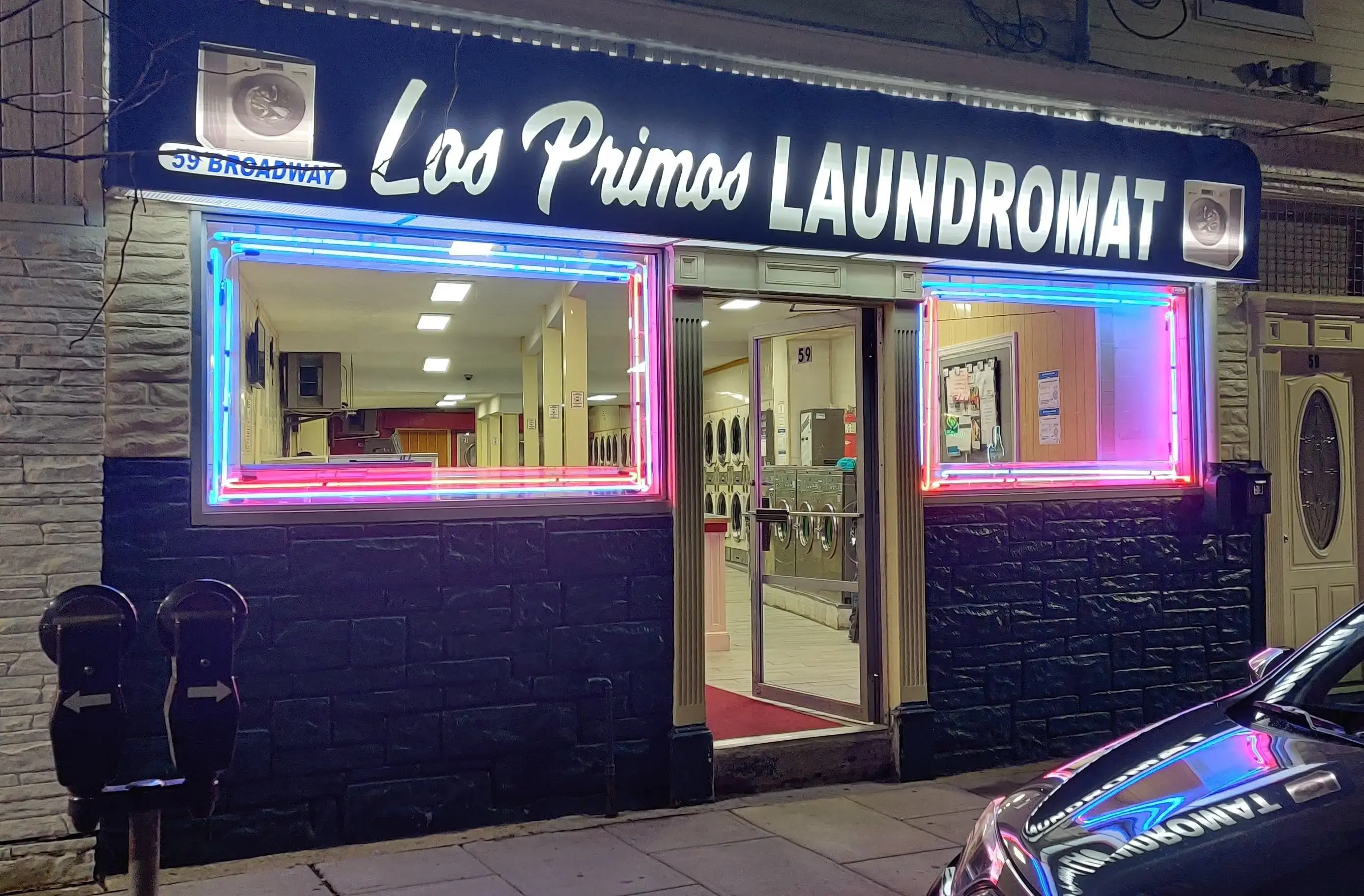Los Primos Laundromat thumbnail 4